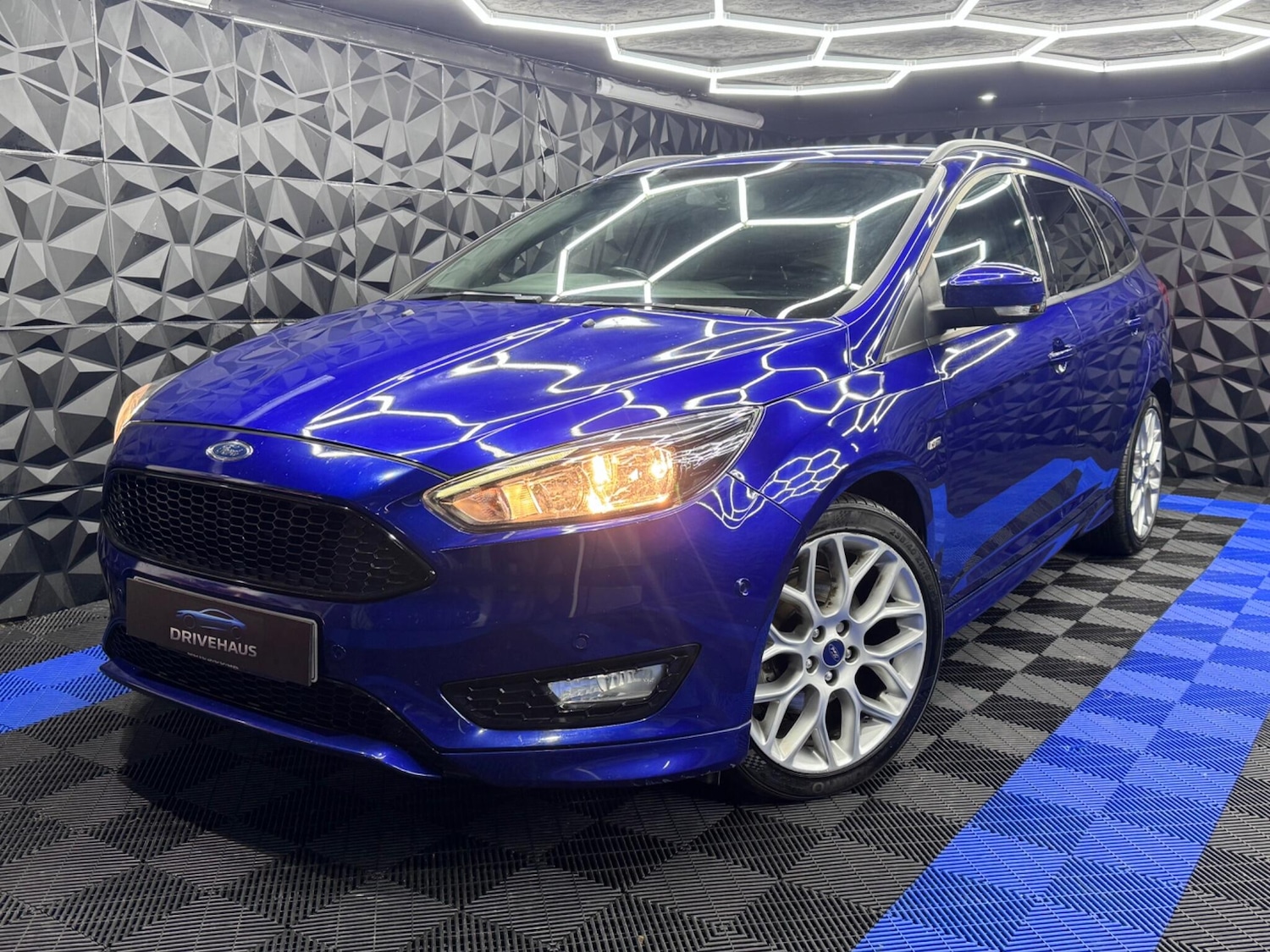 Used Ford Focus 2017 for sale - 76512379: Photo 12
