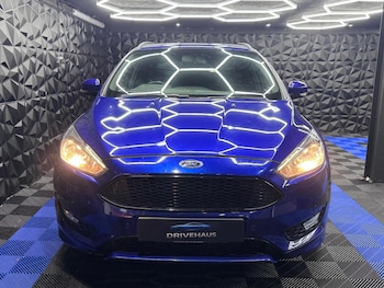 Used Ford Focus 2017 for sale - 76512379: Photo