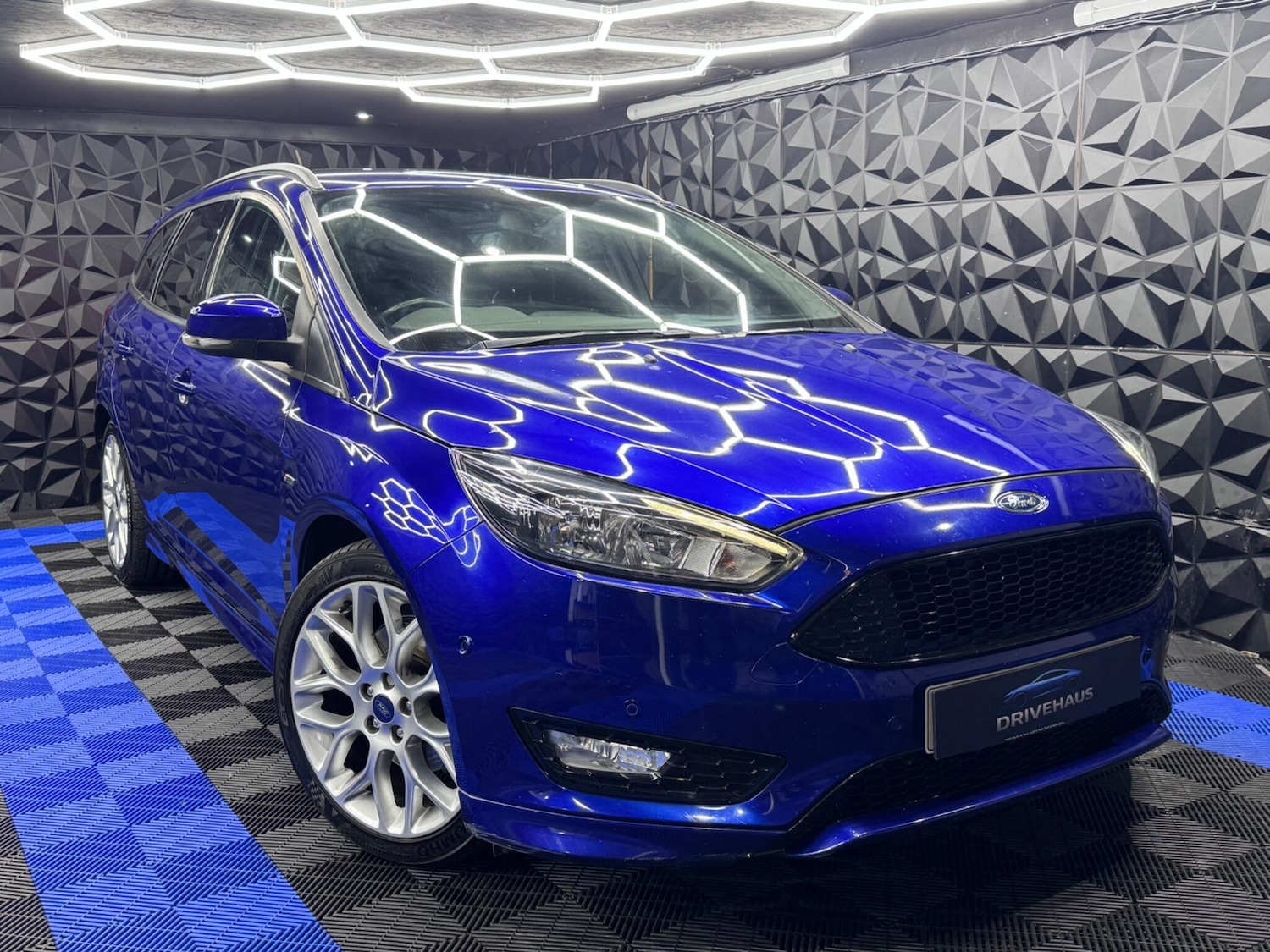 Used Ford Focus 2017 for sale - 76512379: Photo 5