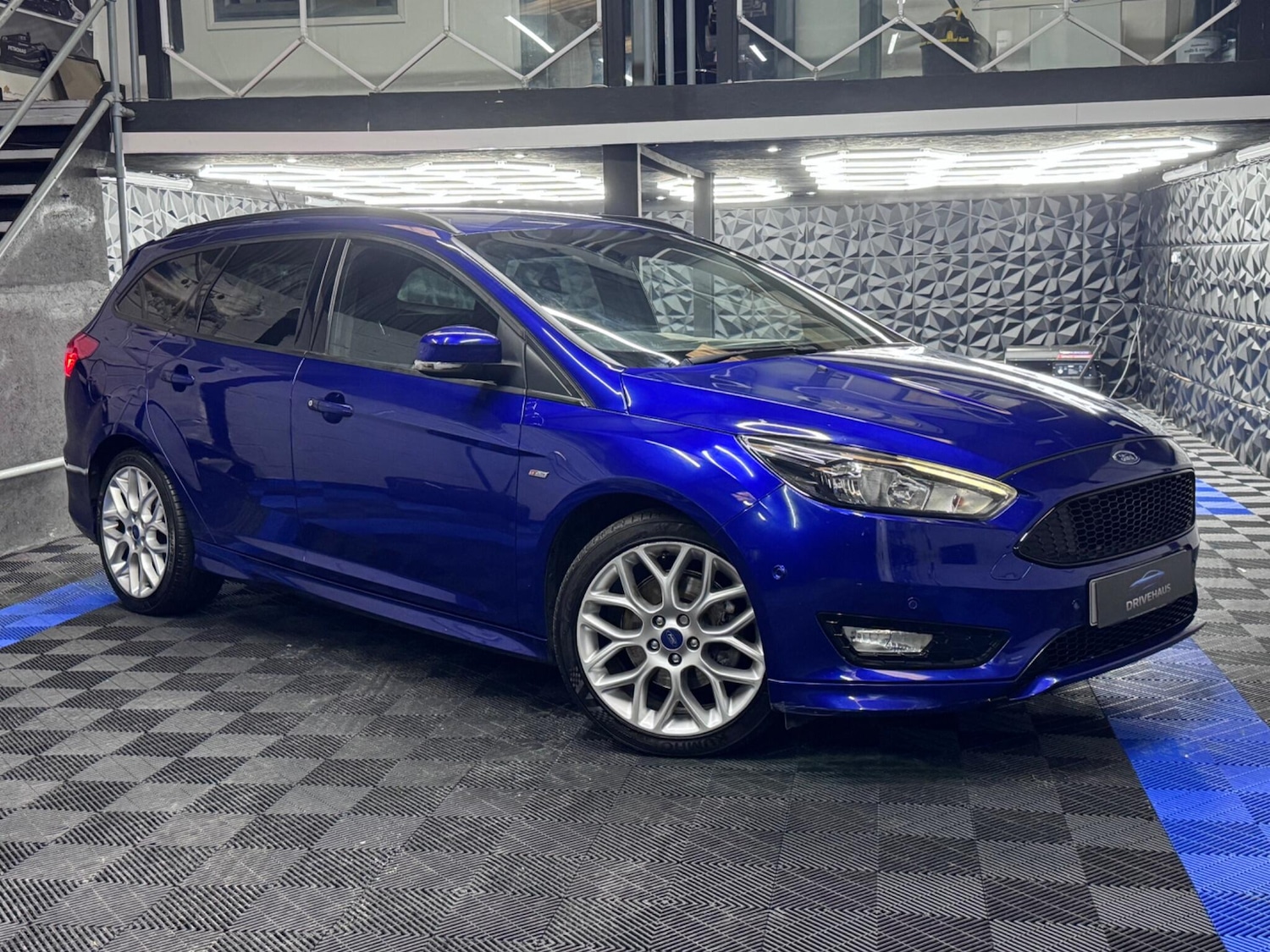Used Ford Focus 2017 for sale - 76512379: Photo 8