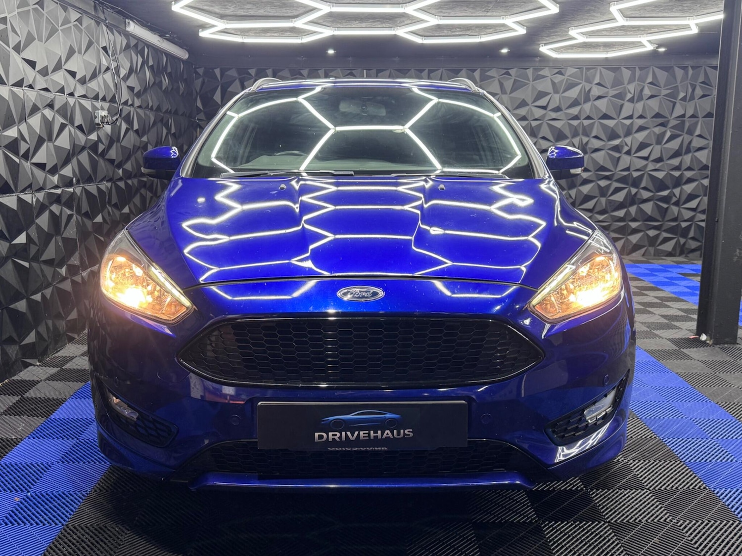 Used Ford Focus 2017 for sale - 76512379: Photo 9