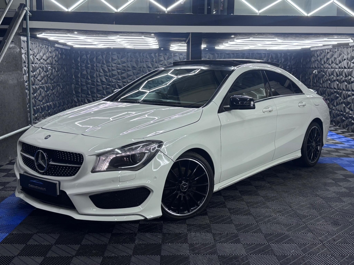 Used Mercedes-Benz CLA 2013 for sale - 76886412: Photo 3