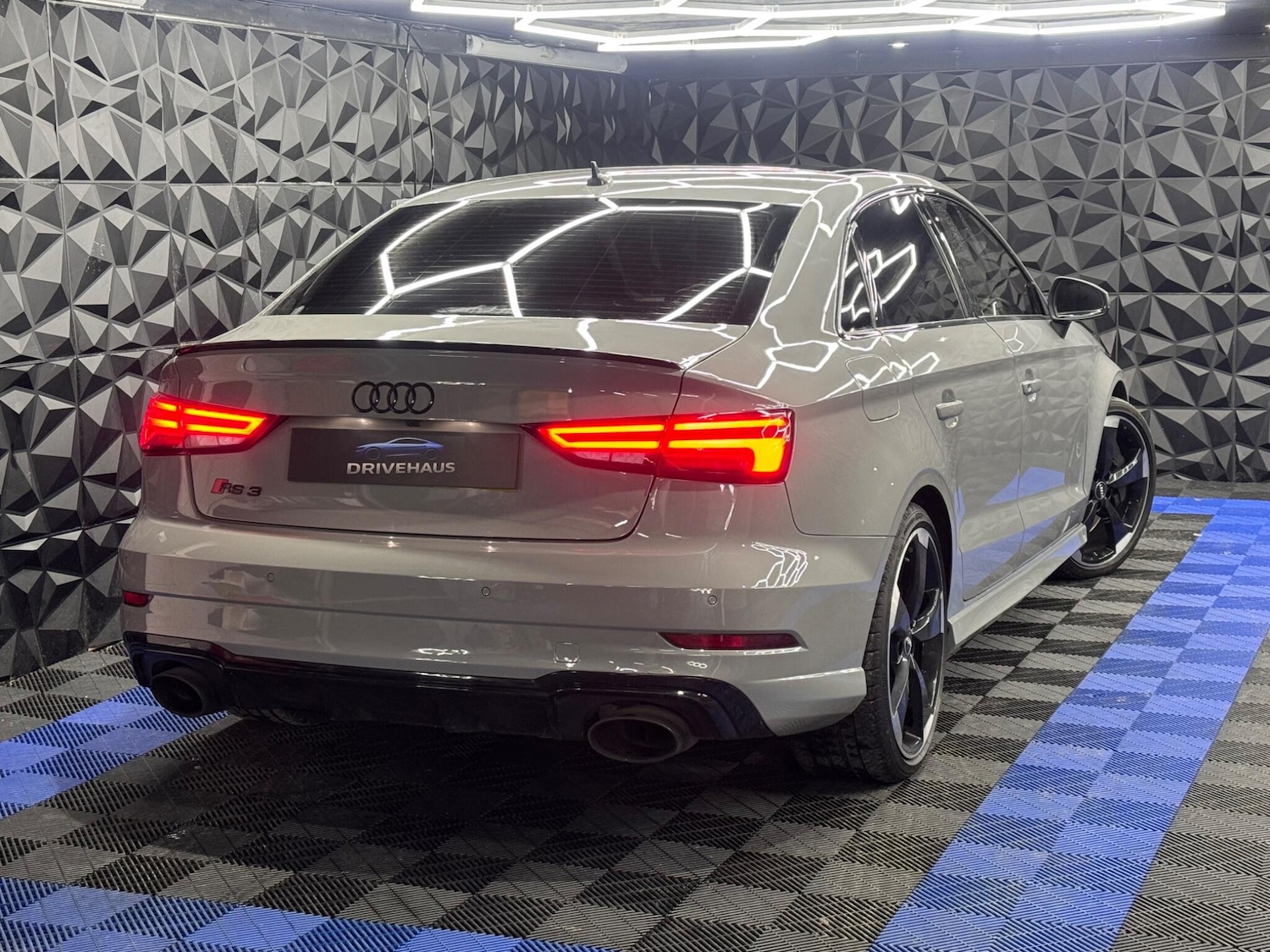 Used Audi RS3 for sale - 77808504: Photo 2