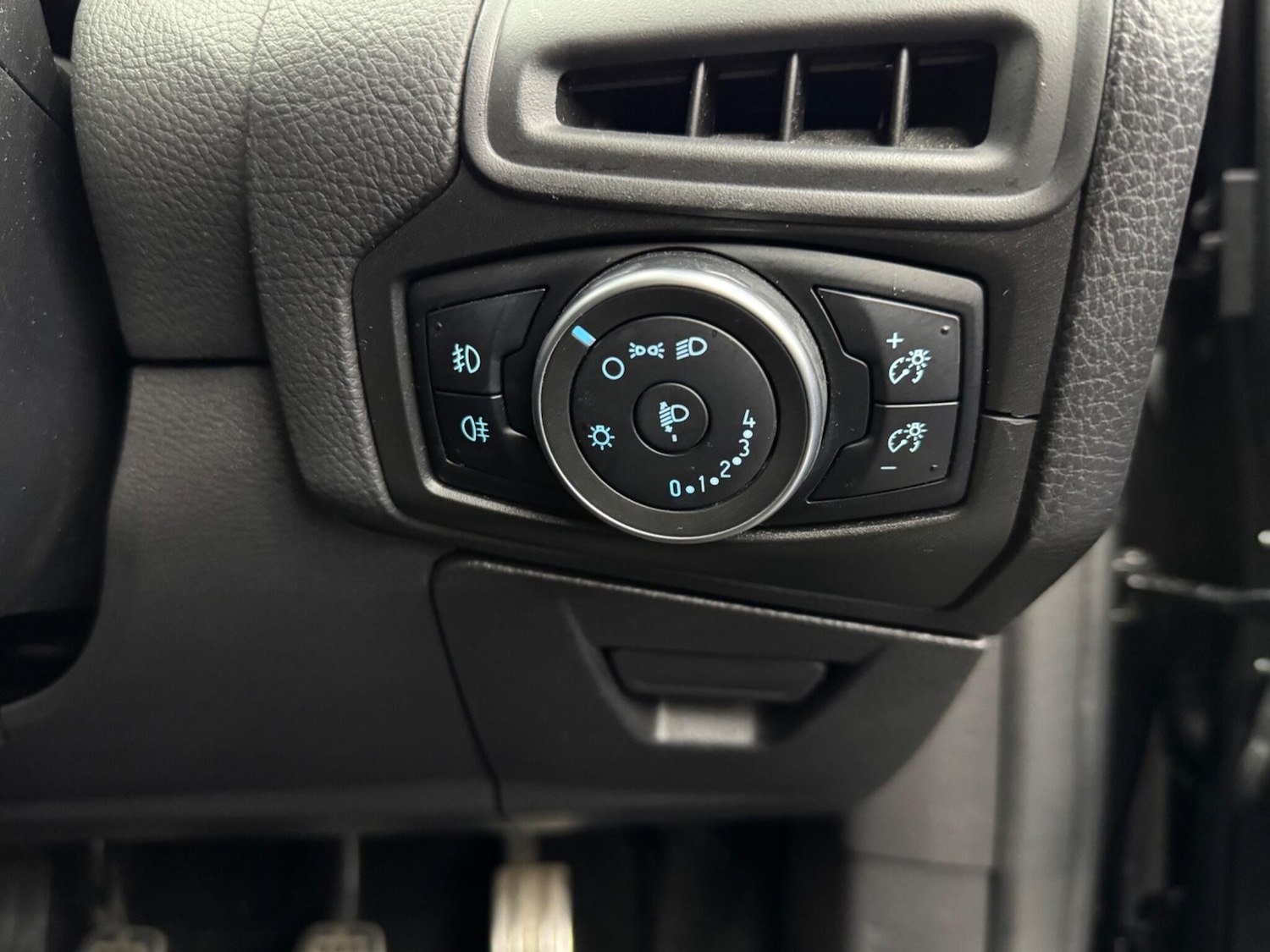 Used Ford Focus 2015 for sale - 77291073: Photo 31