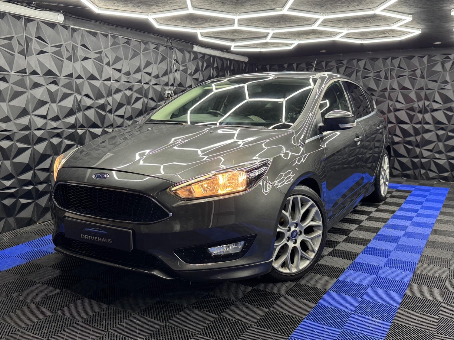 Used Ford Focus 2015 for sale - 77291073: Photo 4