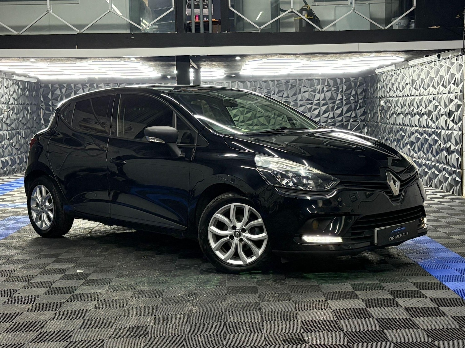 Used Renault Clio 2016 for sale - 76522169: Photo 11