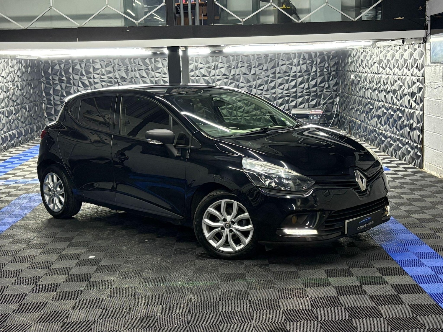 Used Renault Clio 2016 for sale - 76522169: Photo 3