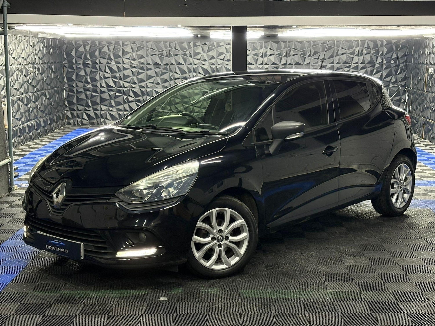 Used Renault Clio 2016 for sale - 76522169: Photo 5