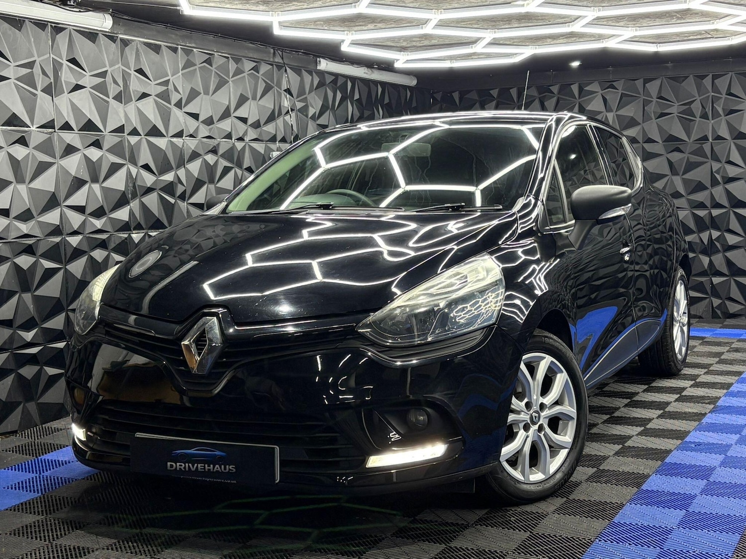 Used Renault Clio 2016 for sale - 76522169: Photo 6