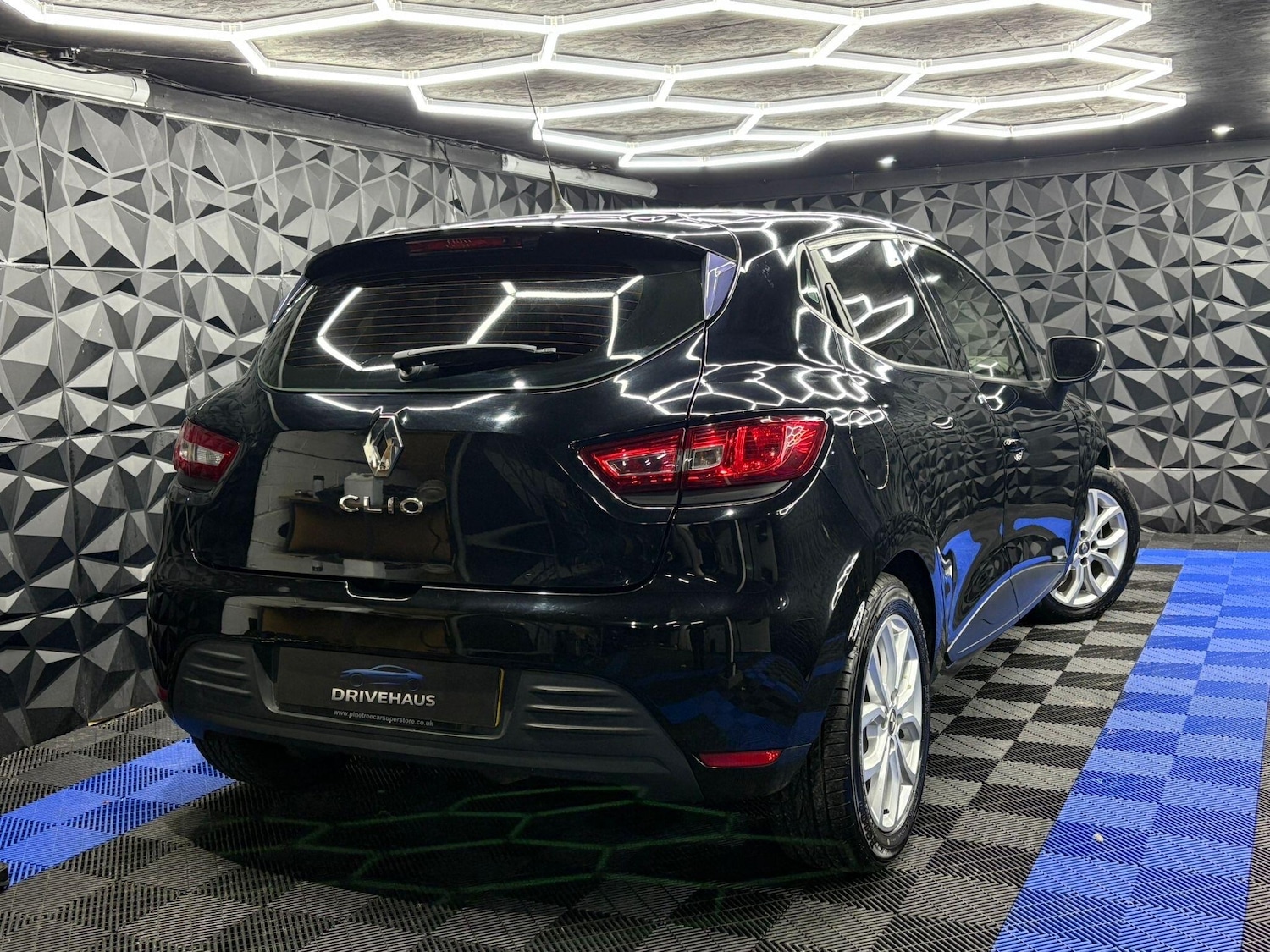 Used Renault Clio 2016 for sale - 76522169: Photo 8