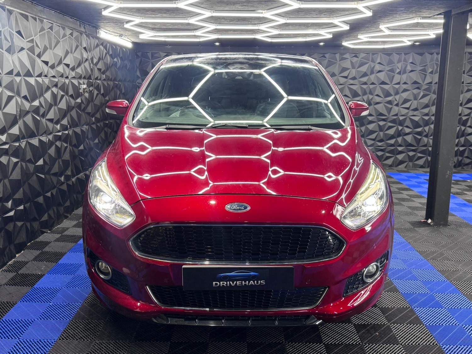 Used Ford S-Max 2019 for sale - 76997646: Photo 2