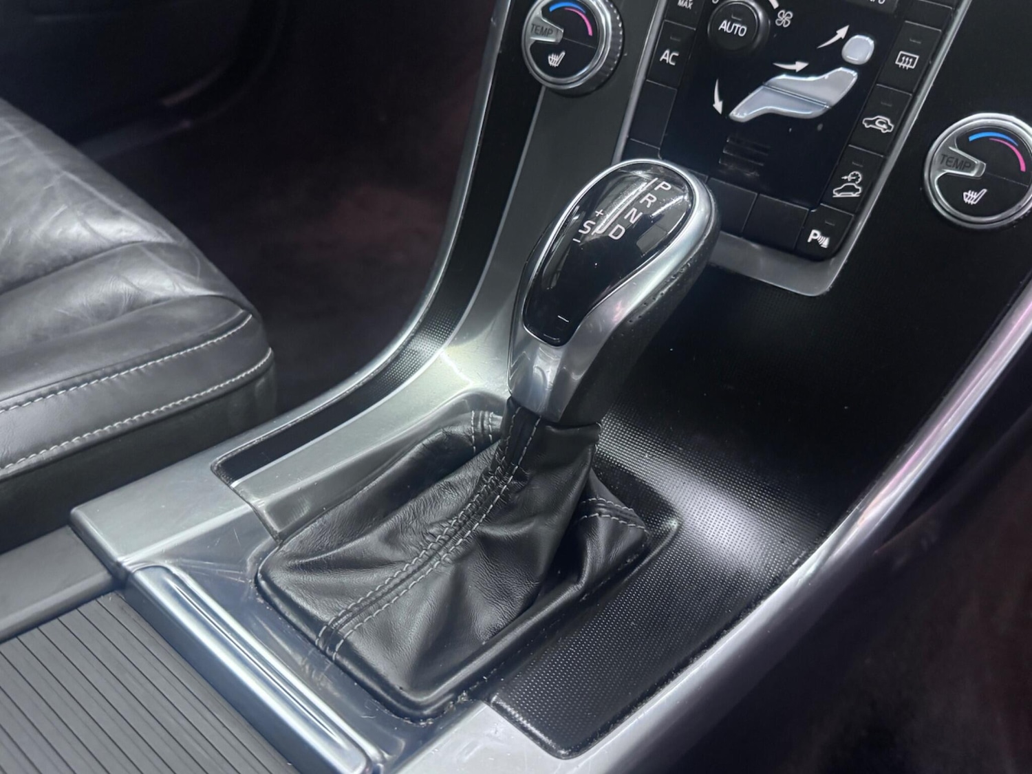 Used Volvo XC60 2014 for sale - 77290947: Photo 18