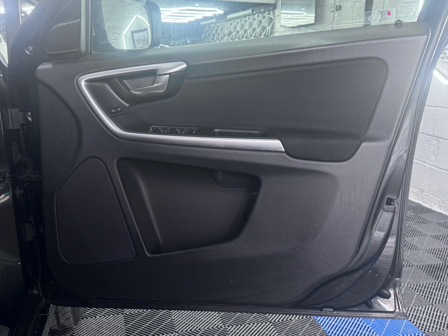 Used Volvo XC60 2014 for sale - 77290947: Photo 24