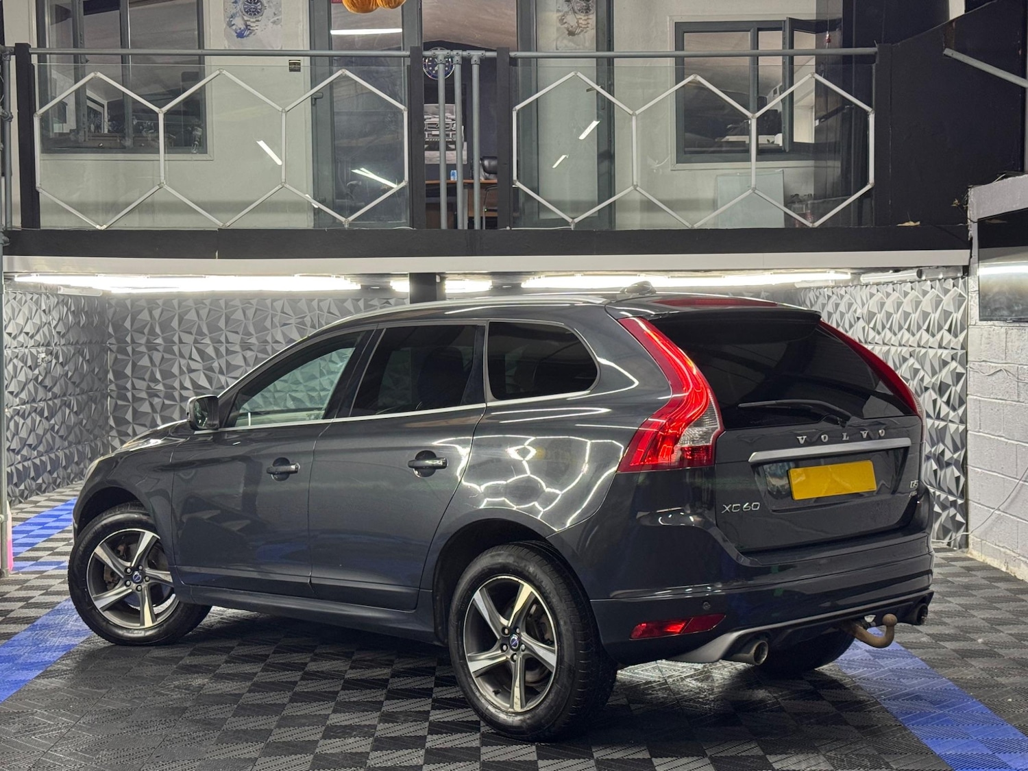 Used Volvo XC60 2014 for sale - 77290947: Photo 9