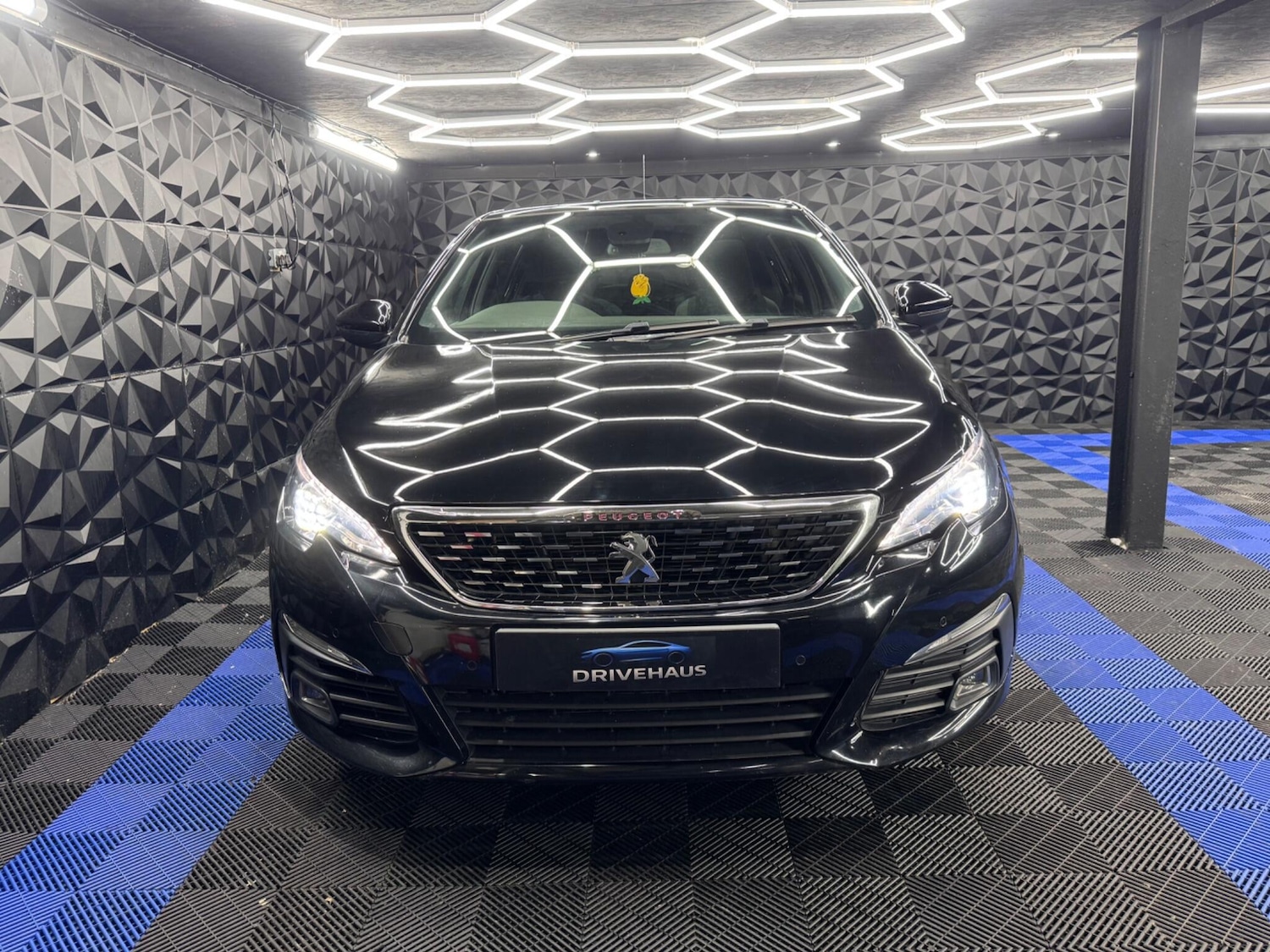 Used Peugeot 308 2018 for sale - 77291893: Photo 11