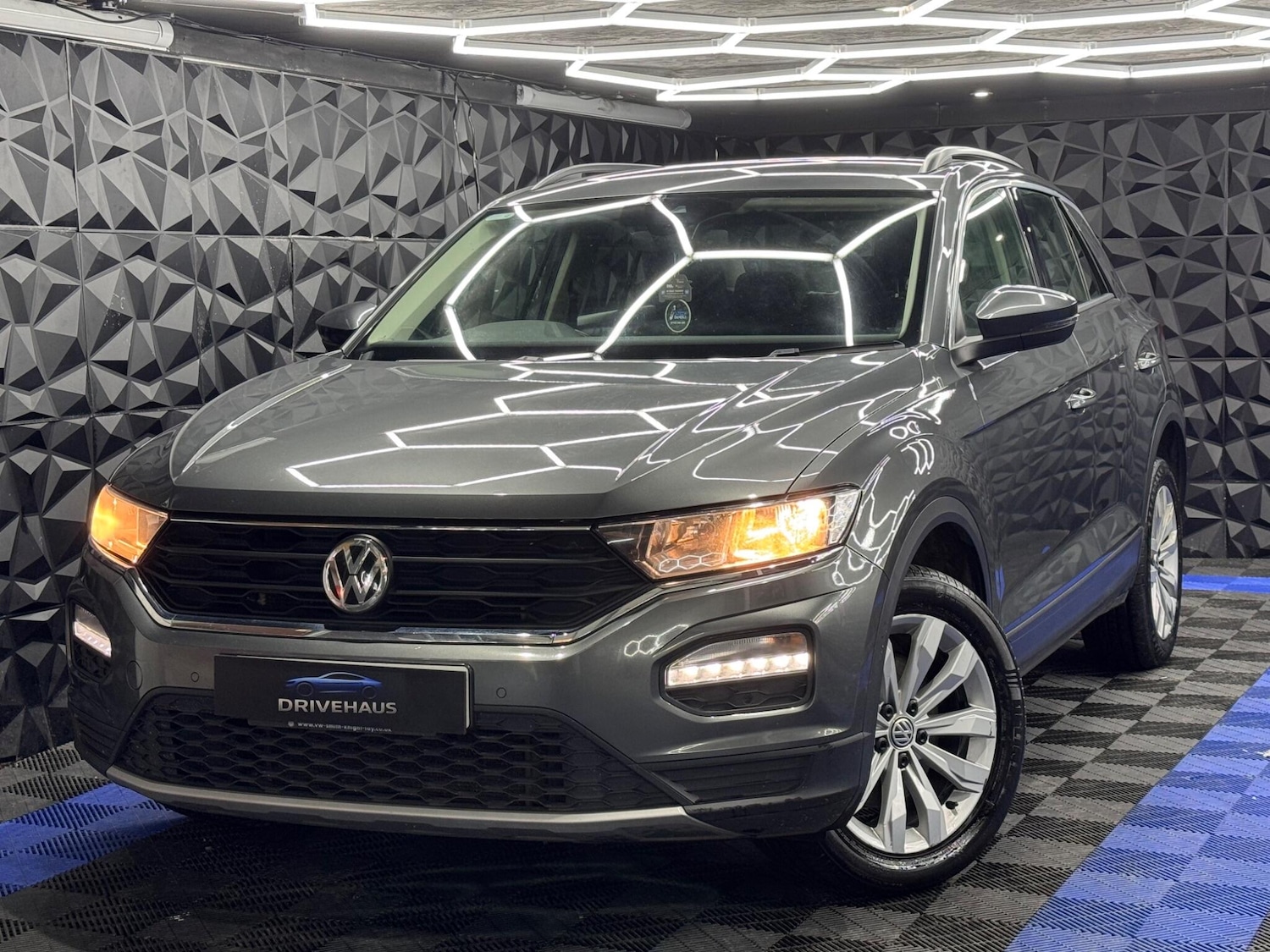 Used Volkswagen T-Roc 2018 for sale - 78148054: Photo 12