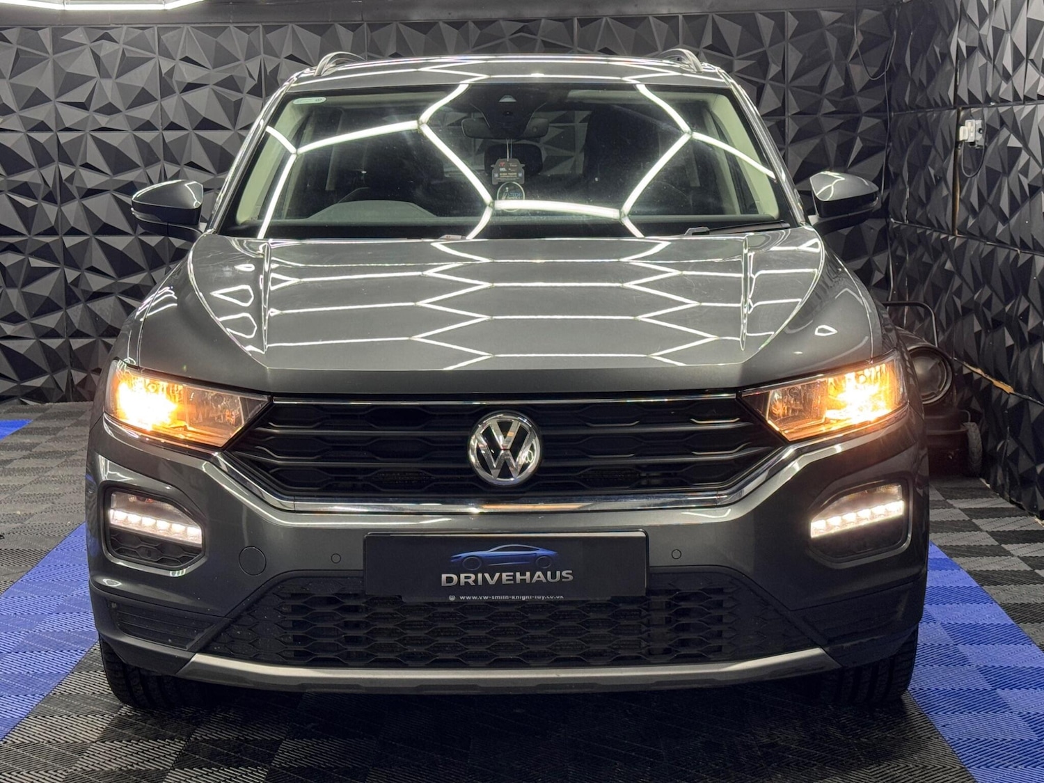 Used Volkswagen T-Roc 2018 for sale - 78148054: Photo 3