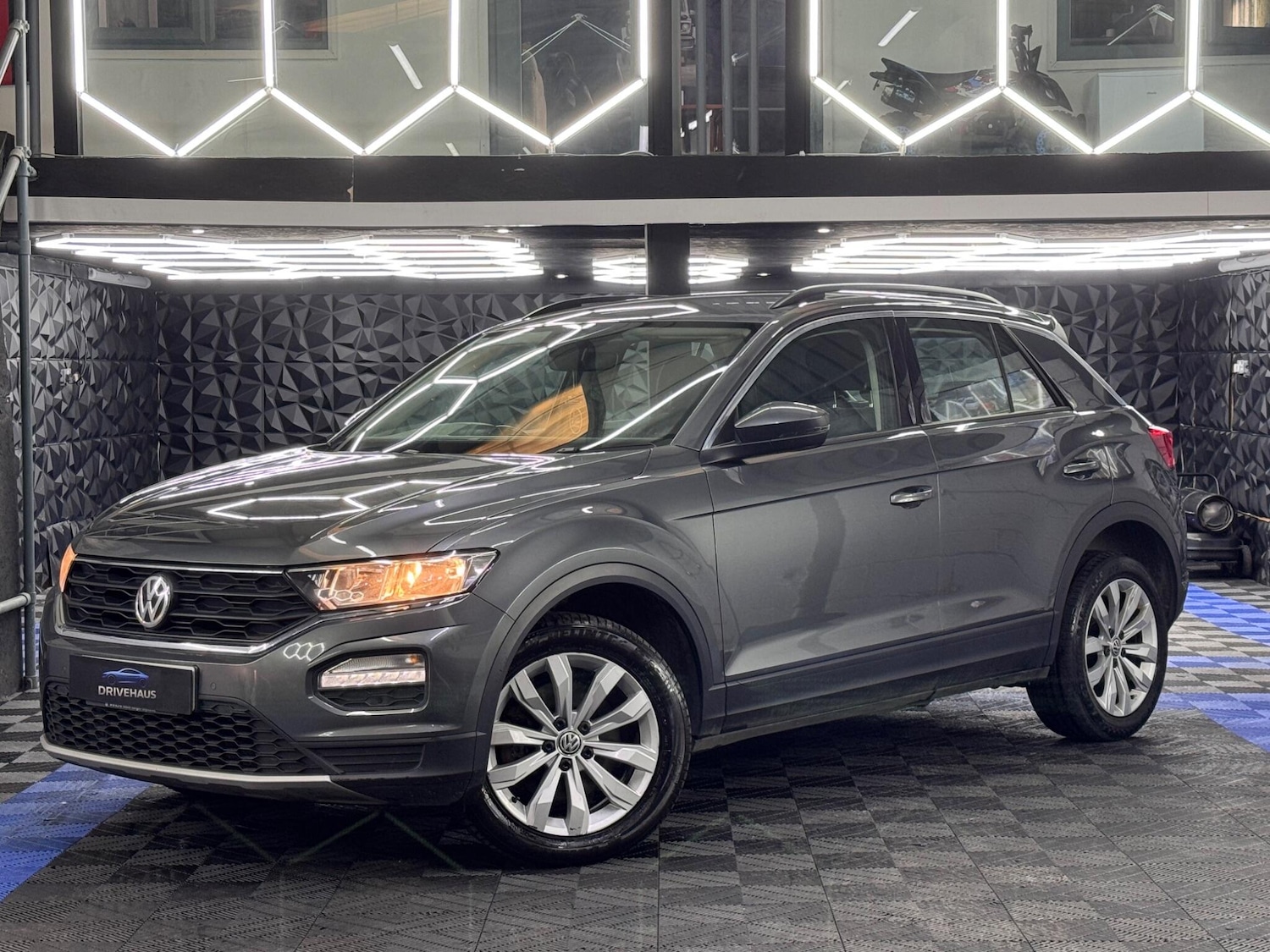 Used Volkswagen T-Roc 2018 for sale - 78148054: Photo 4