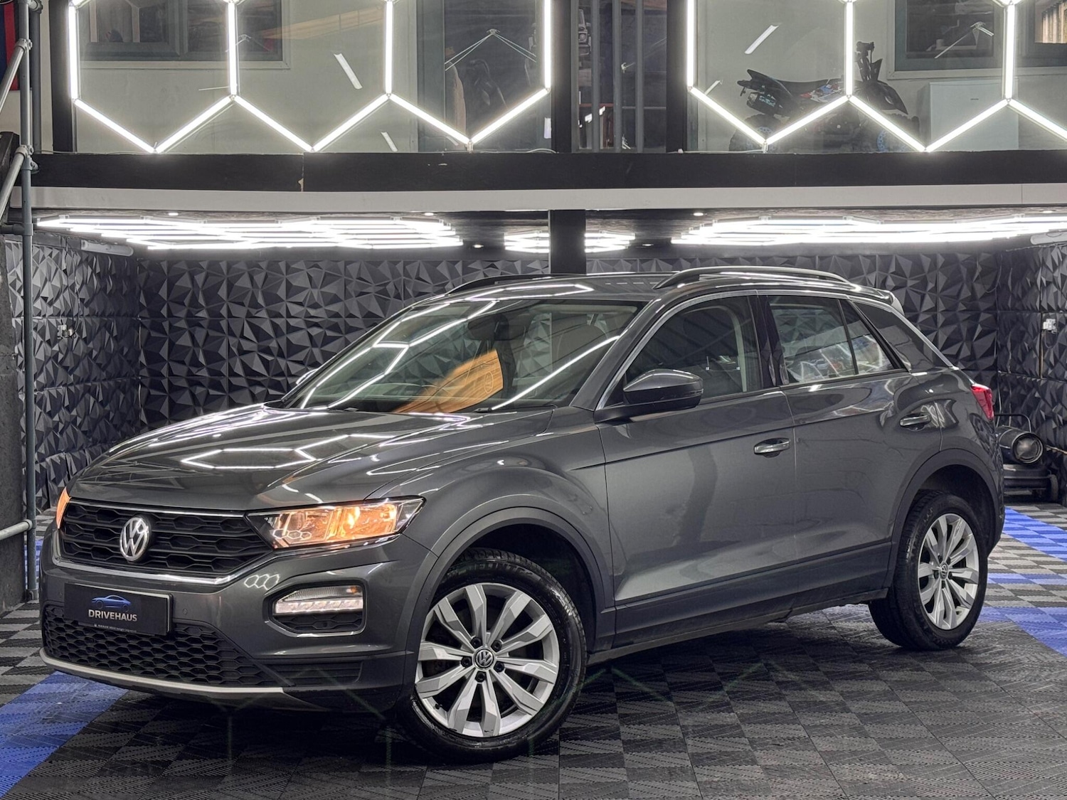 Used Volkswagen T-Roc 2018 for sale - 78148054: Photo 5