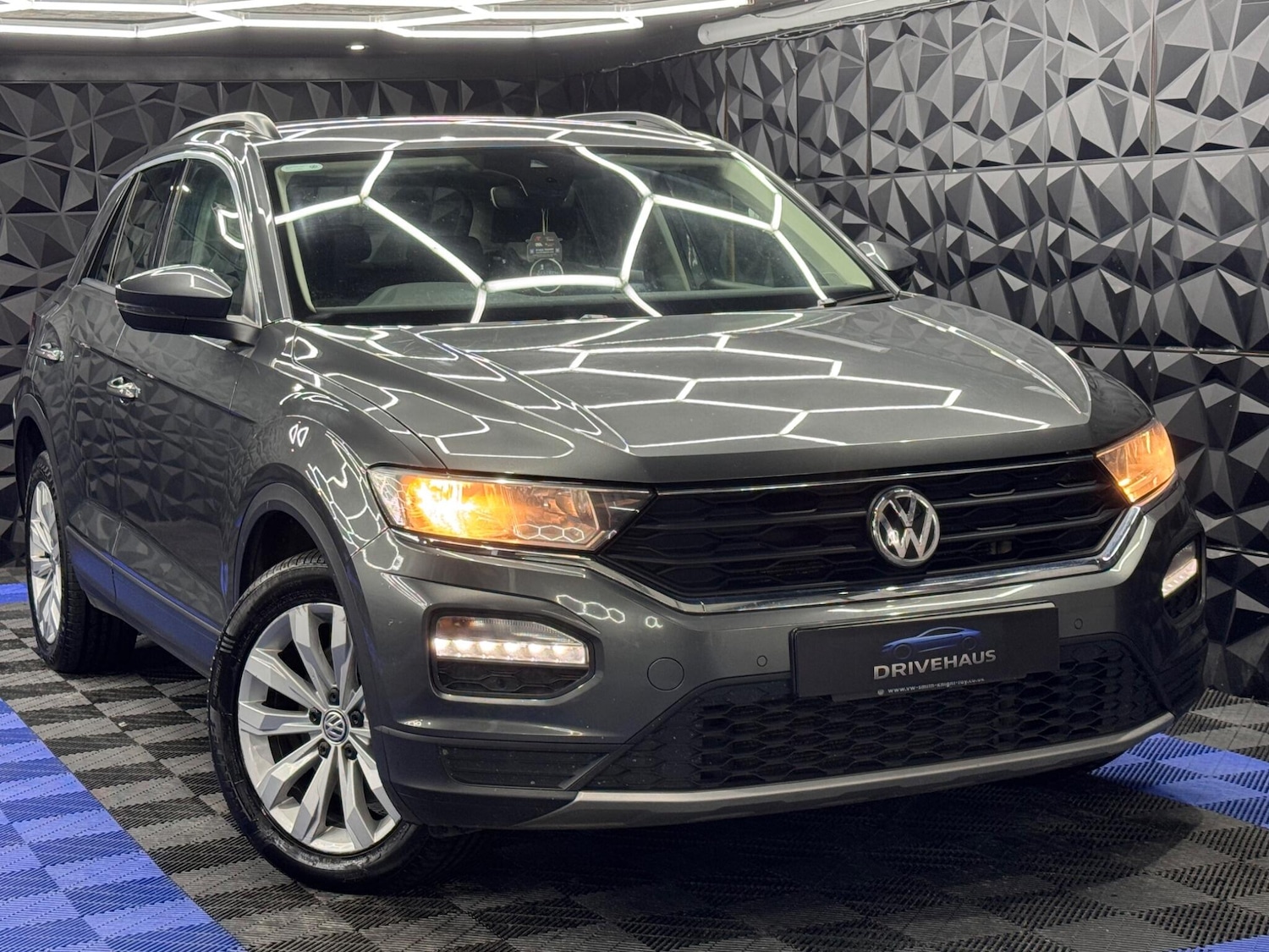 Used Volkswagen T-Roc 2018 for sale - 78148054: Photo 6