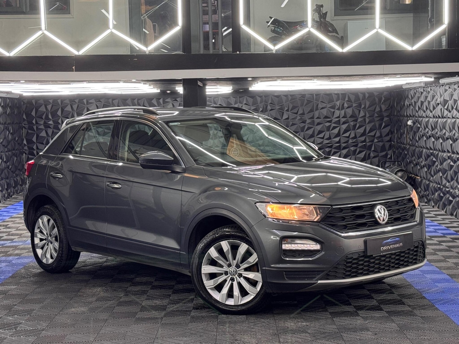 Used Volkswagen T-Roc 2018 for sale - 78148054: Photo 8