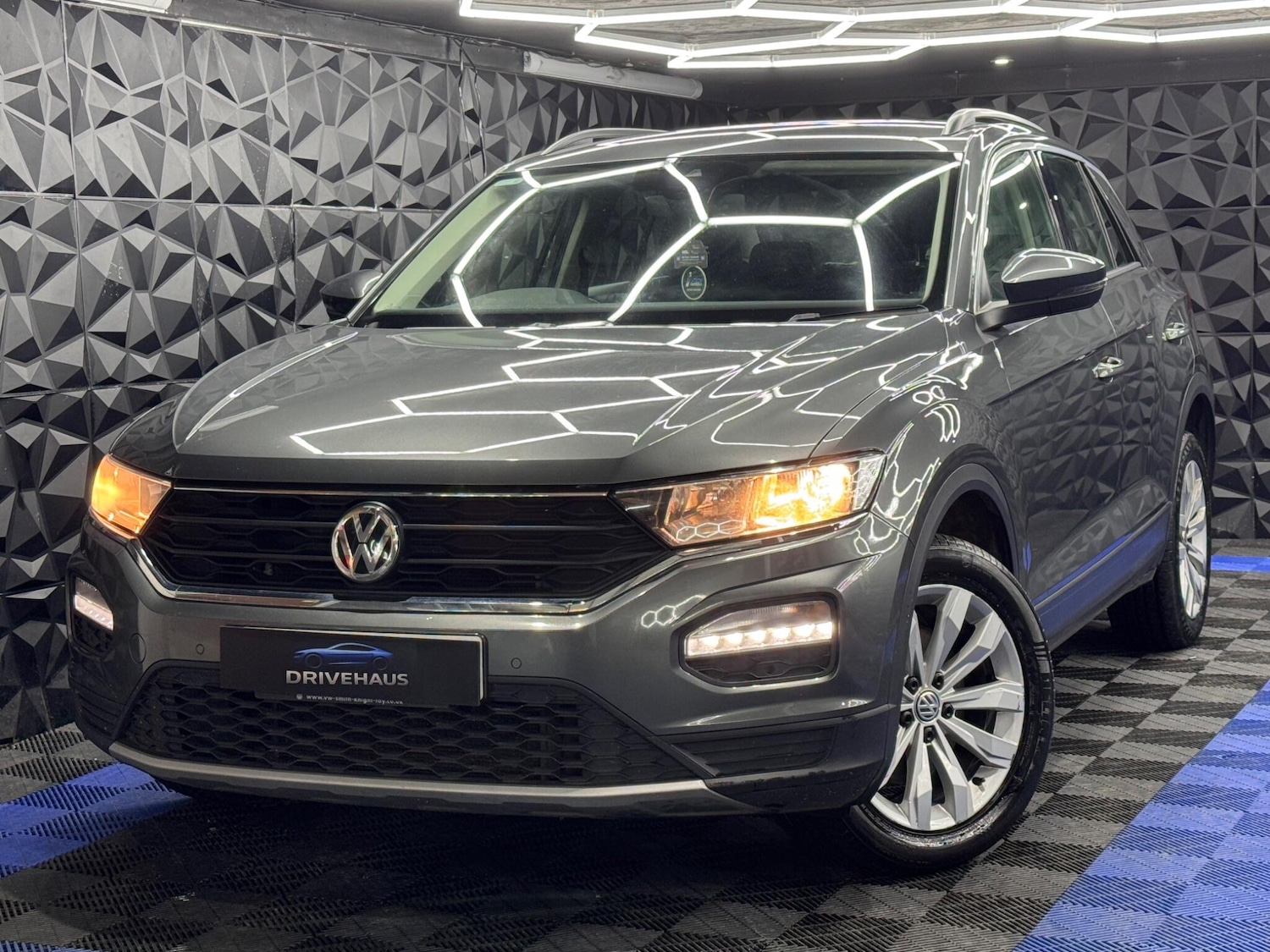 Used Volkswagen T-Roc 2018 for sale - 78148054: Photo 9