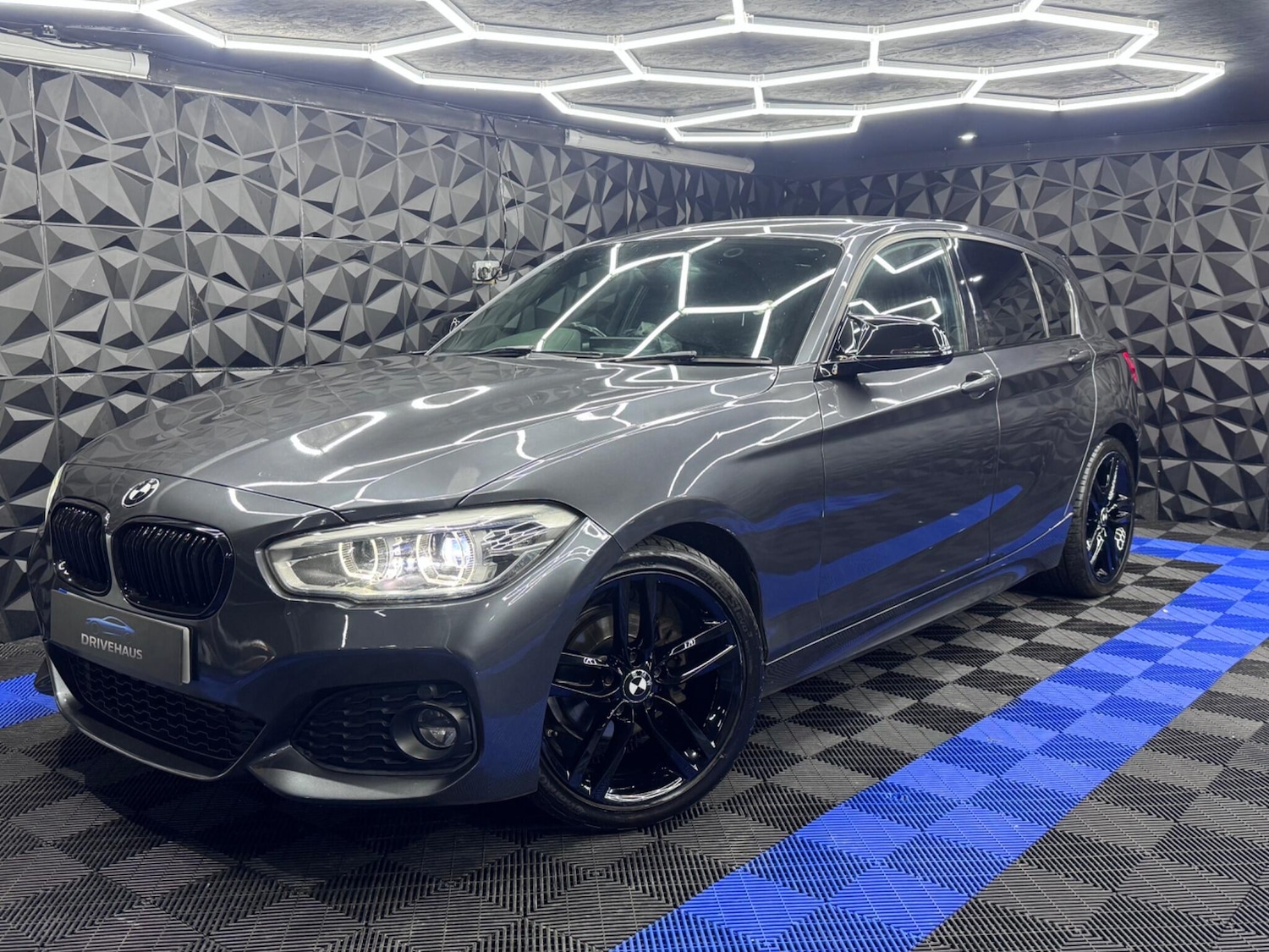 Used BMW 1 Series 2017 for sale - 76572266: Photo 2