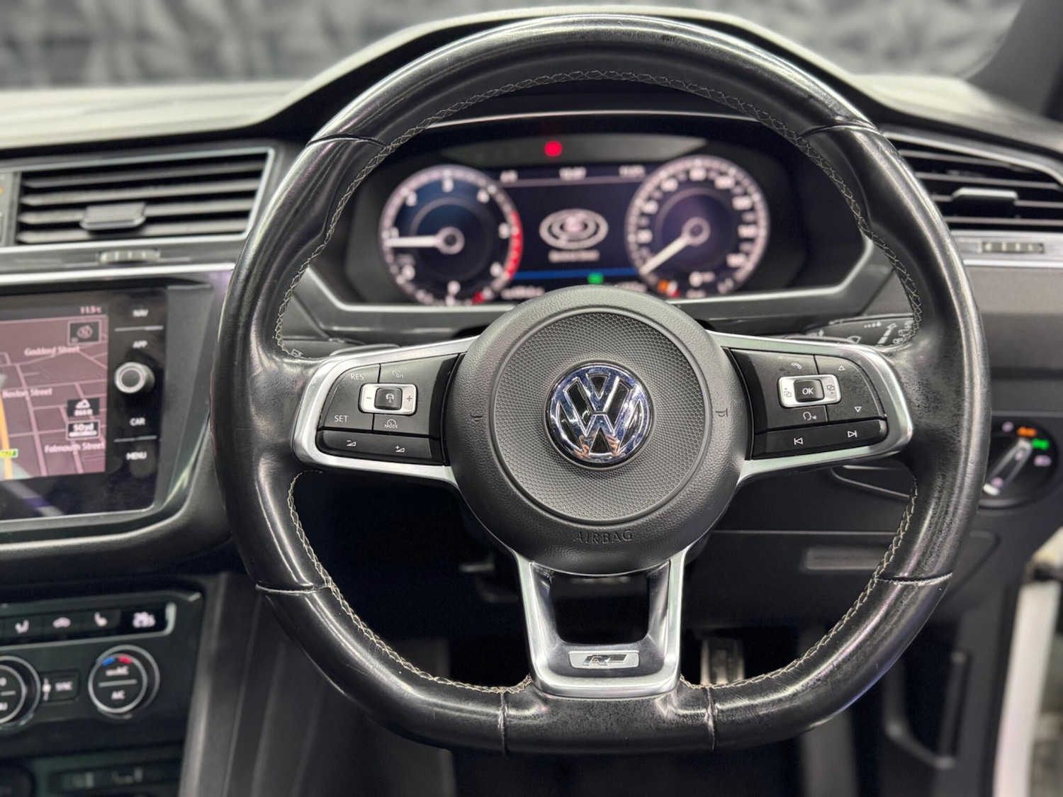 Used Volkswagen Tiguan 2017 for sale - 75809360: Photo 27