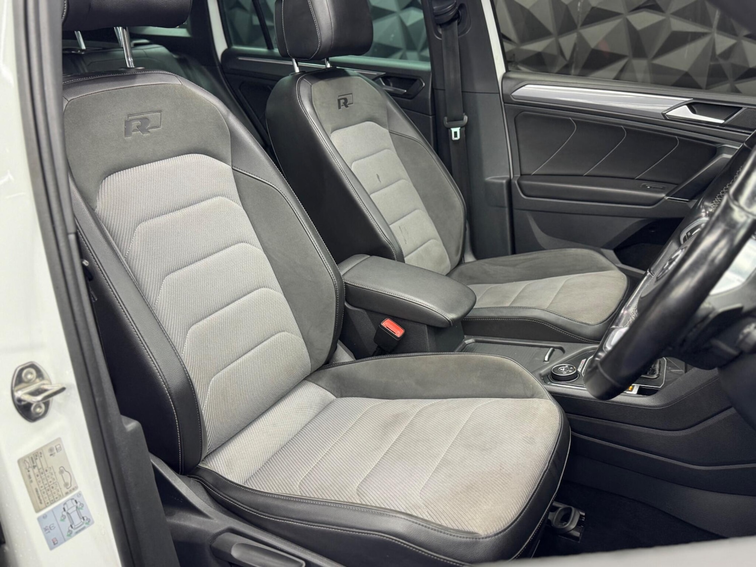 Used Volkswagen Tiguan 2017 for sale - 75809360: Photo 34