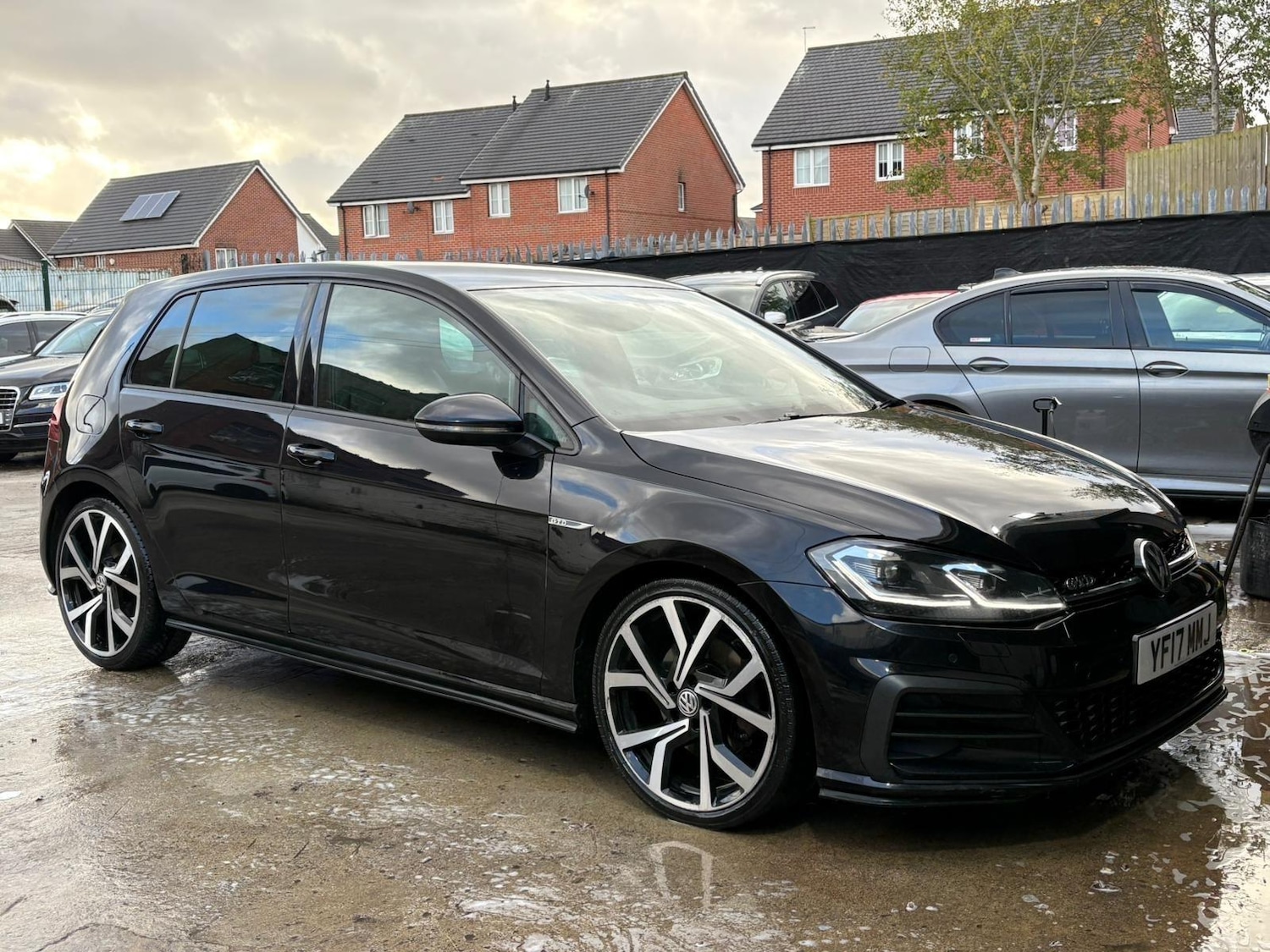 Used Volkswagen Golf 2017 for sale - 76608036: Photo 1