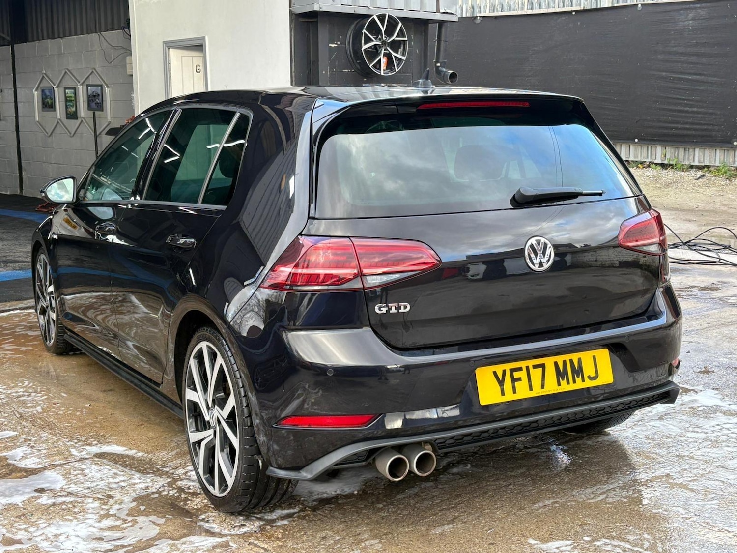 Used Volkswagen Golf 2017 for sale - 76608036: Photo 3