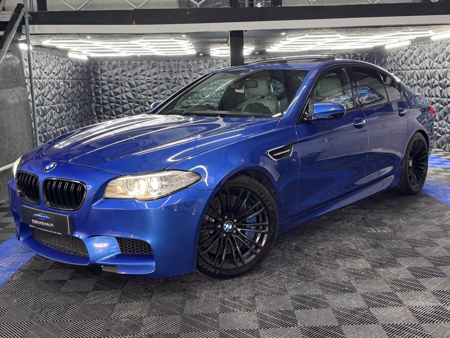 Used BMW M5 2013 for sale - 77291833: Photo 11