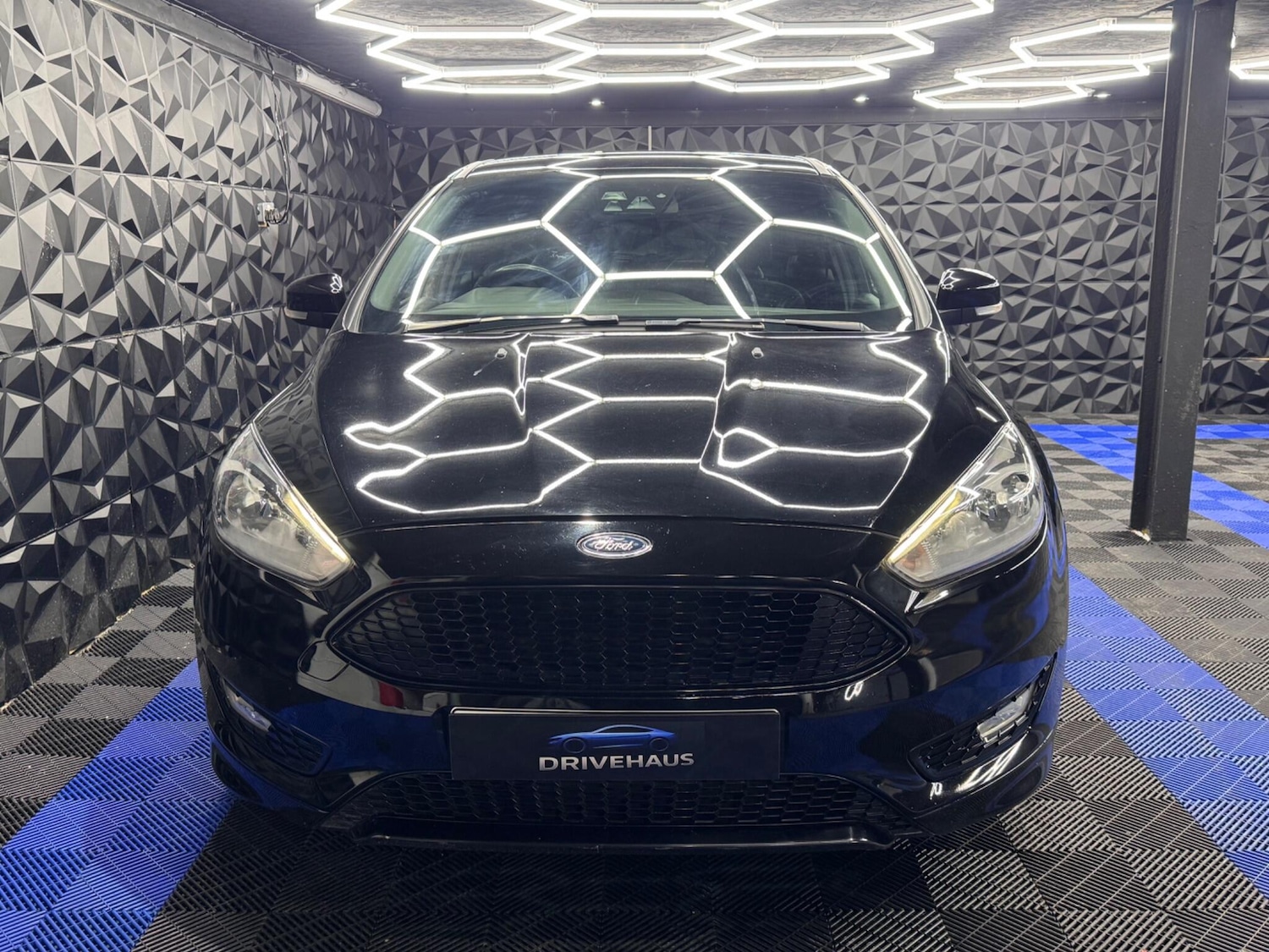 Used Ford Focus 2017 for sale - 77131157: Photo 3