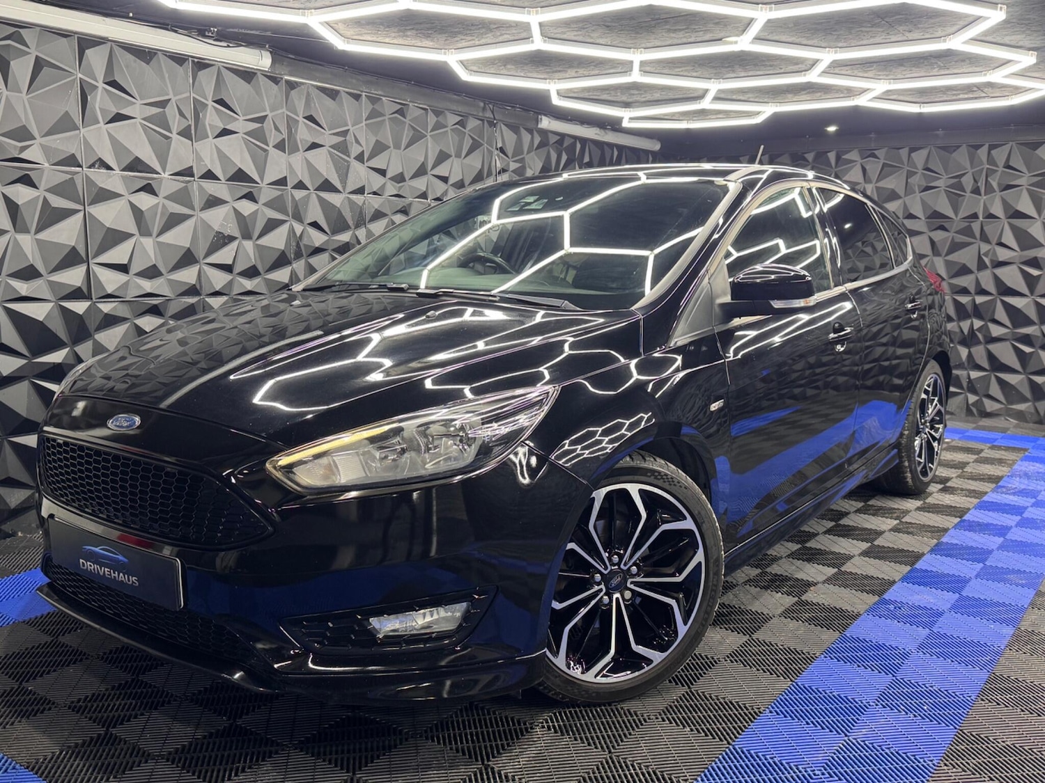 Used Ford Focus 2017 for sale - 77131157: Photo 4