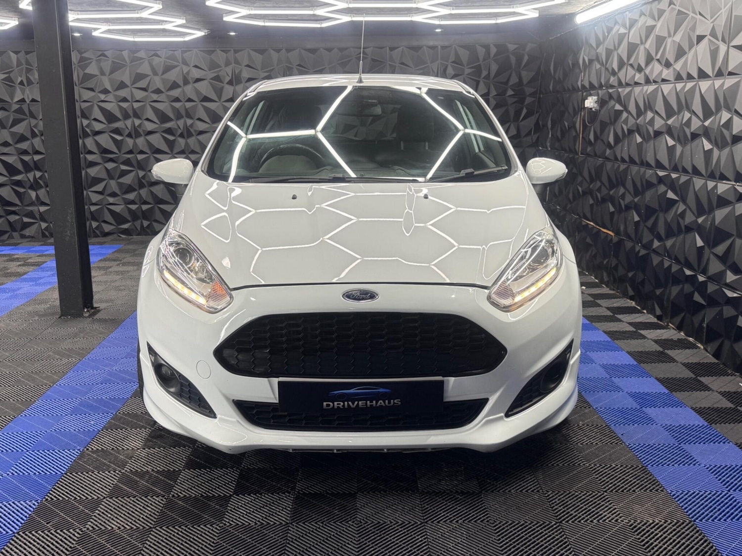 Used Ford Fiesta 2016 for sale - 78048239: Photo 2