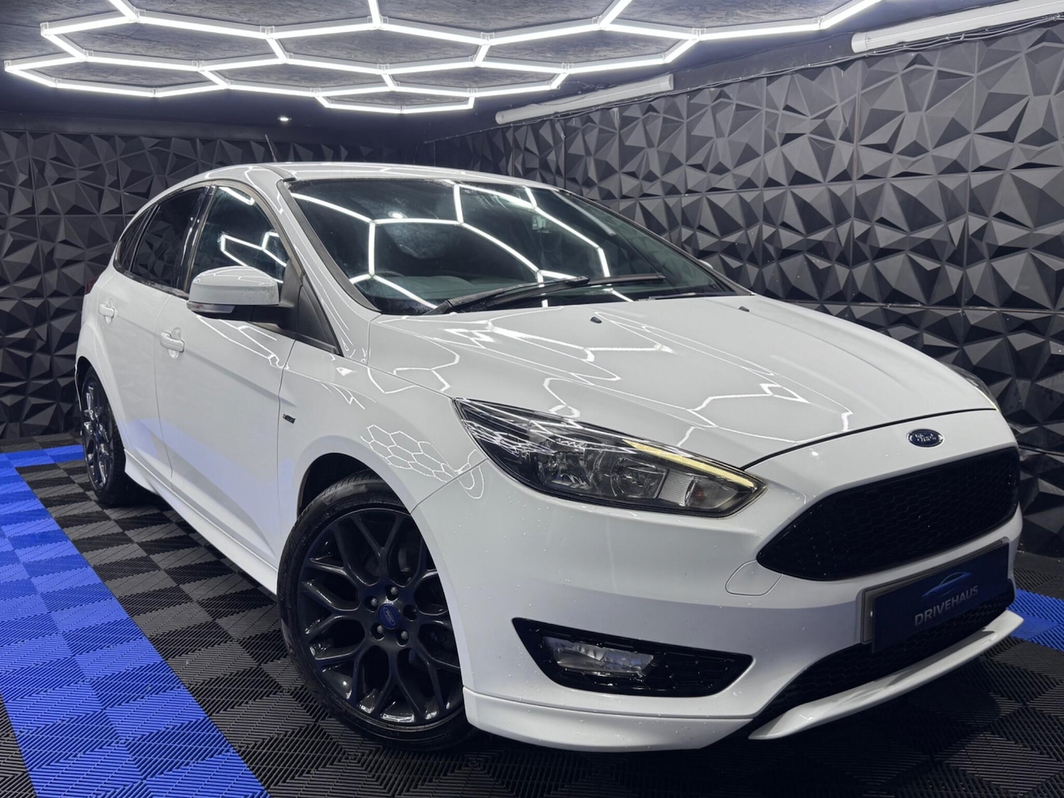 Used Ford Focus 2017 for sale - 76607709: Photo 1