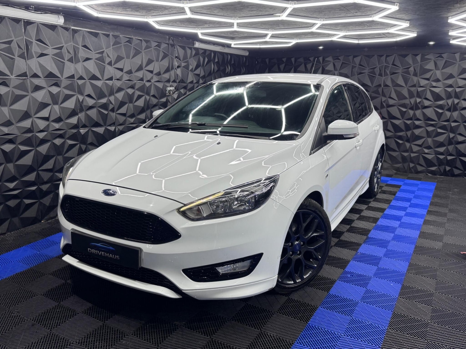 Used Ford Focus 2017 for sale - 76607709: Photo 13