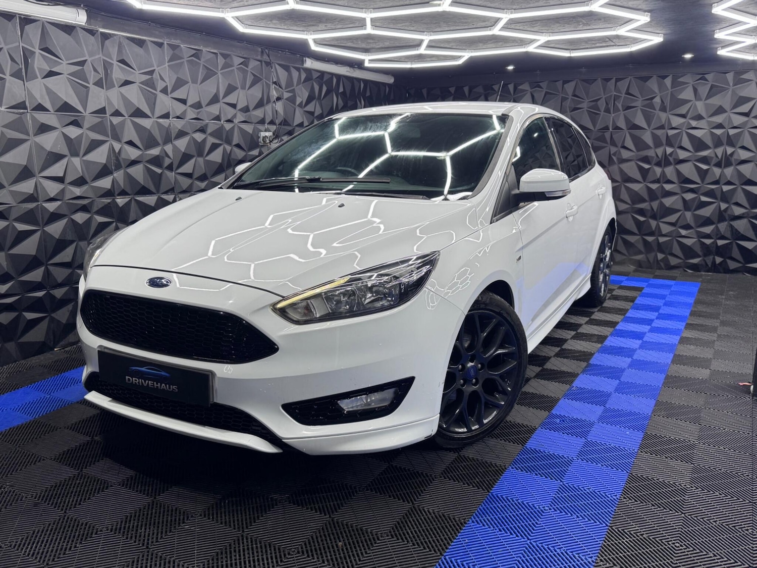Used Ford Focus 2017 for sale - 76607709: Photo 14