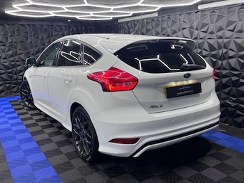 Used Ford Focus 2017 for sale - 76607709: Photo