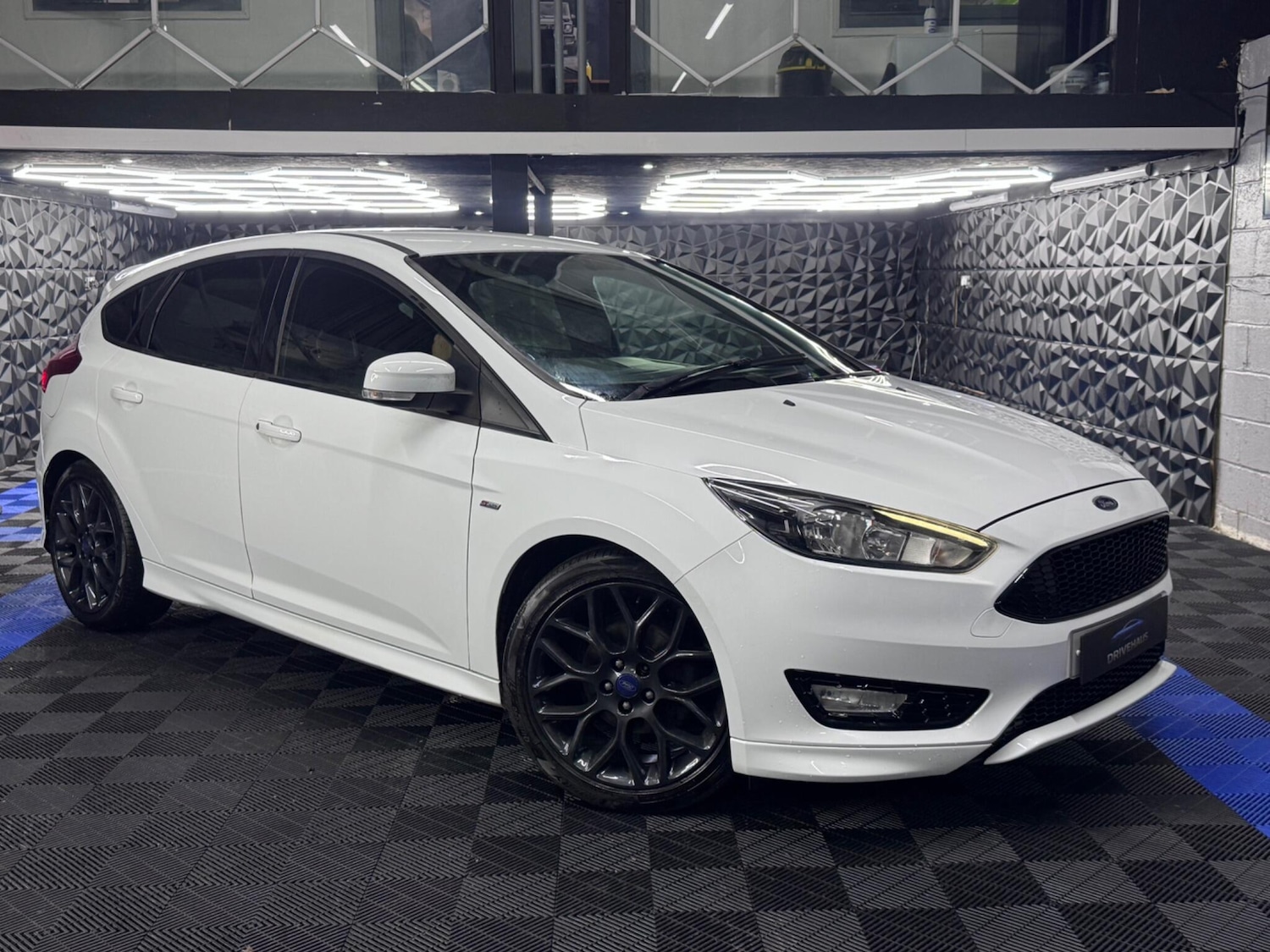 Used Ford Focus 2017 for sale - 76607709: Photo 9