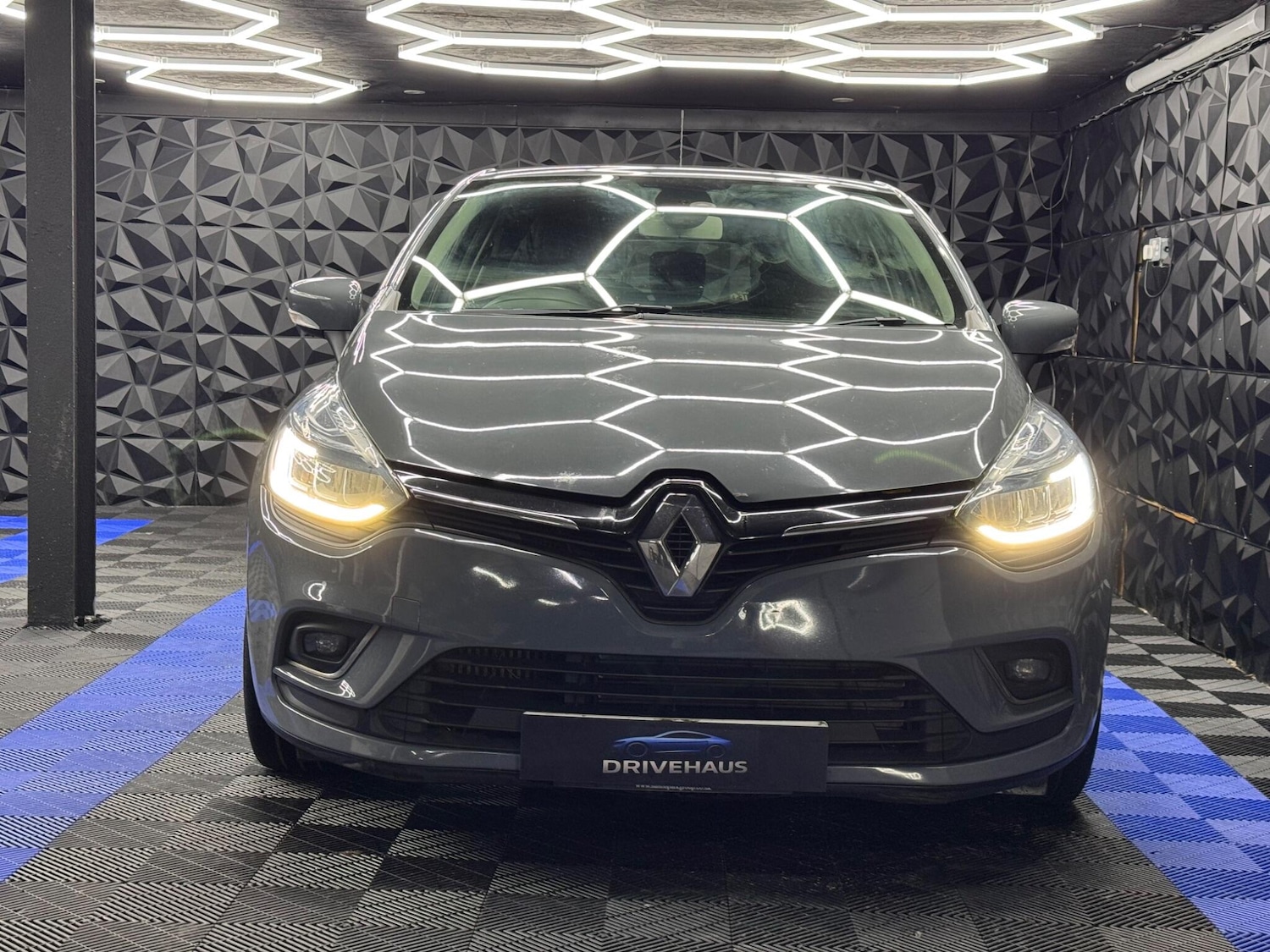 Used Renault Clio for sale - 77696501: Photo 10