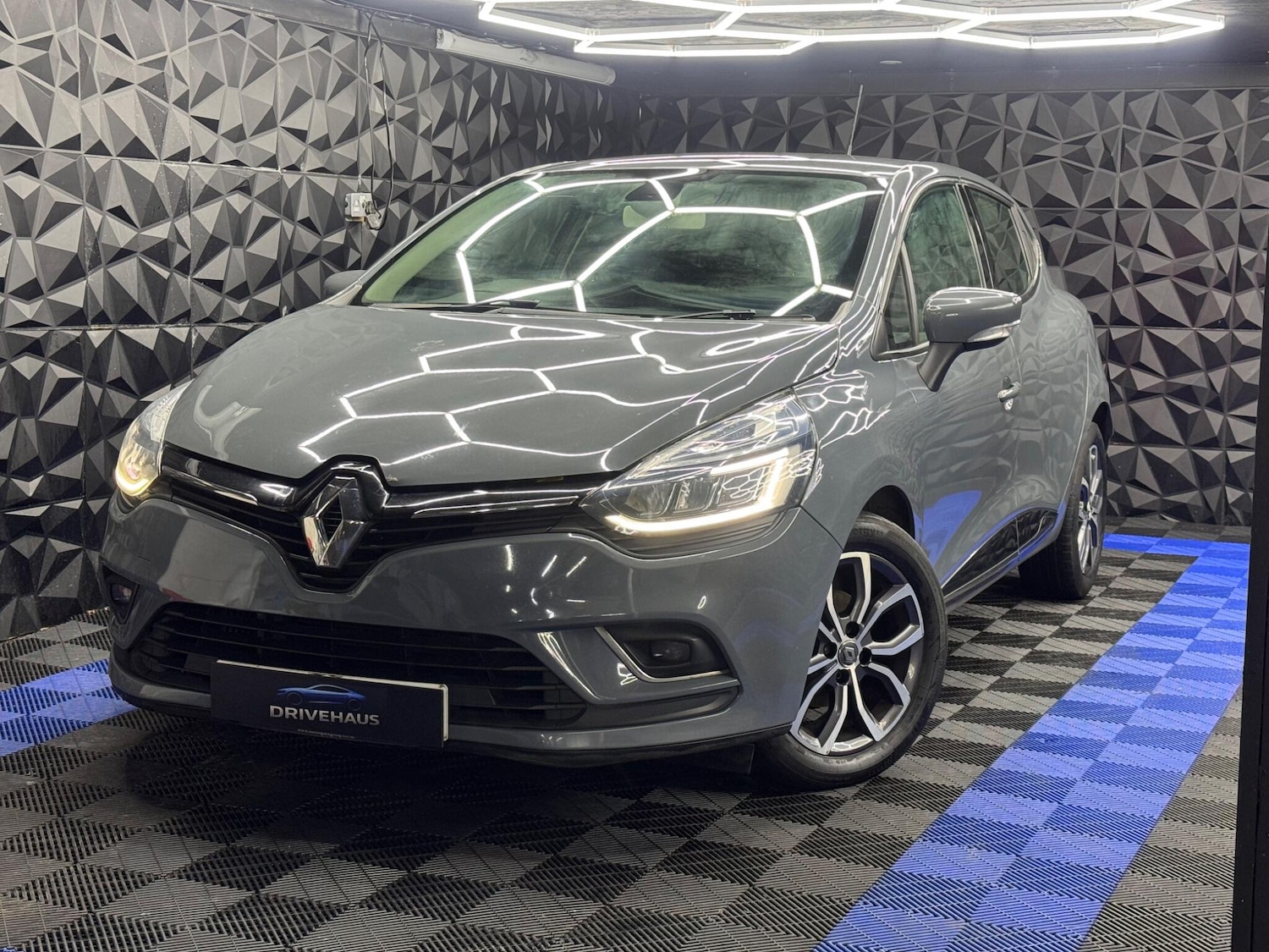 Used Renault Clio for sale - 77696501: Photo 11