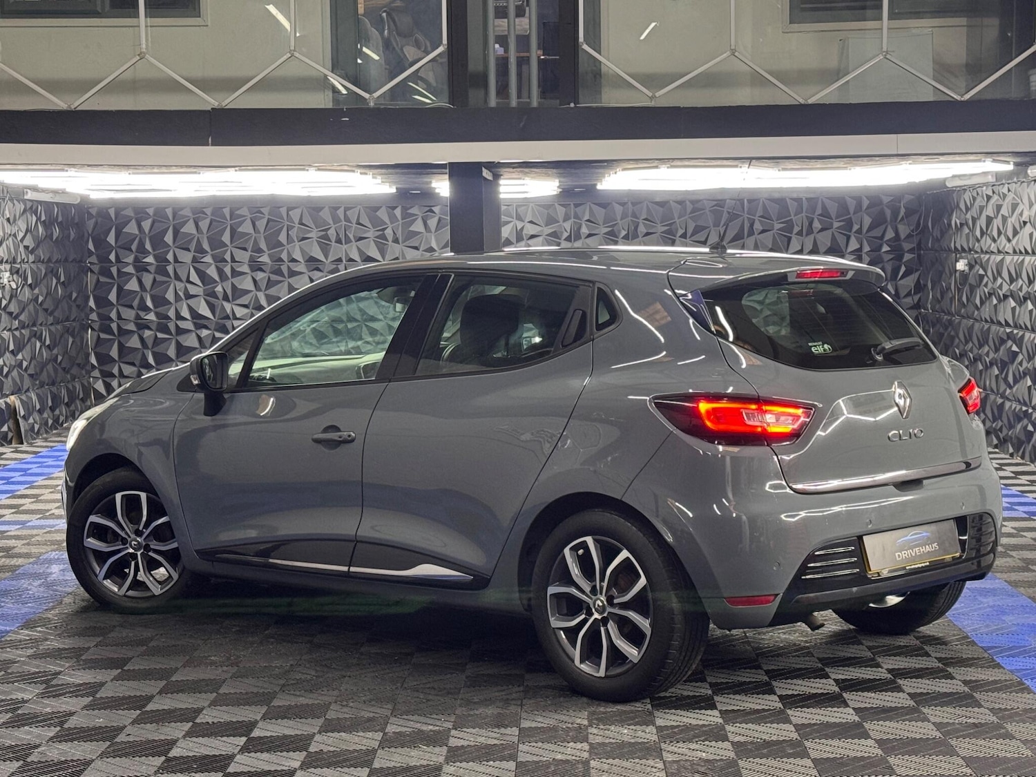 Used Renault Clio for sale - 77696501: Photo 15