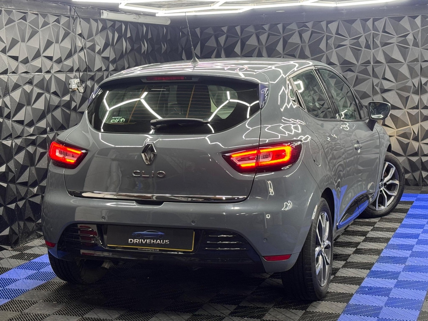 Used Renault Clio for sale - 77696501: Photo 17