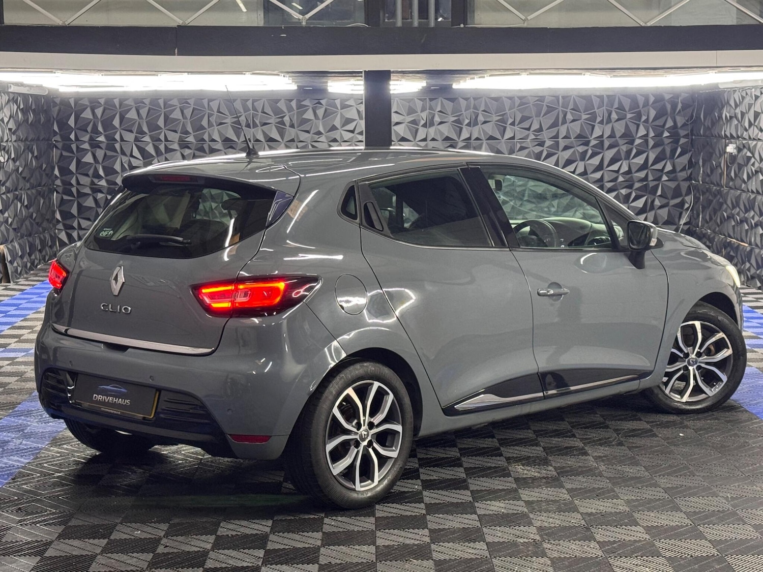 Used Renault Clio for sale - 77696501: Photo 19