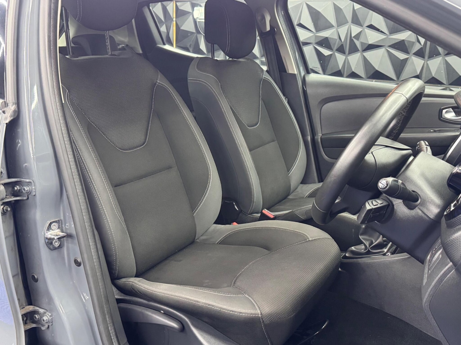 Used Renault Clio for sale - 77696501: Photo 24