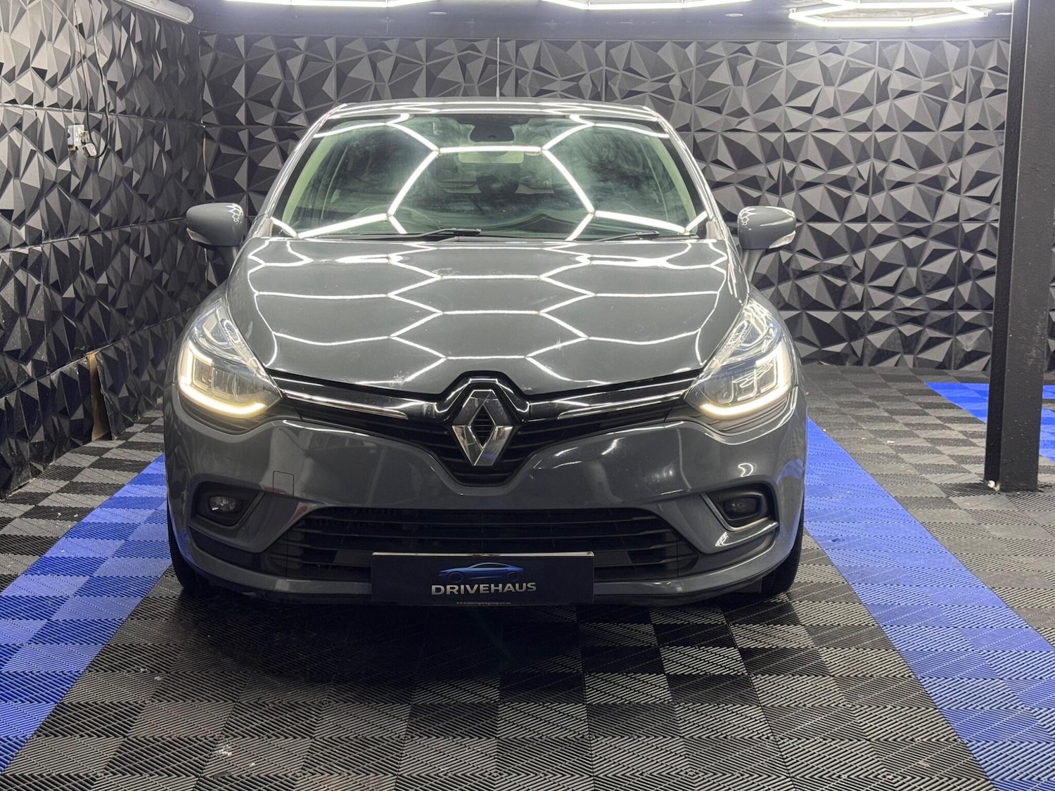 Used Renault Clio for sale - 77696501: Photo 3