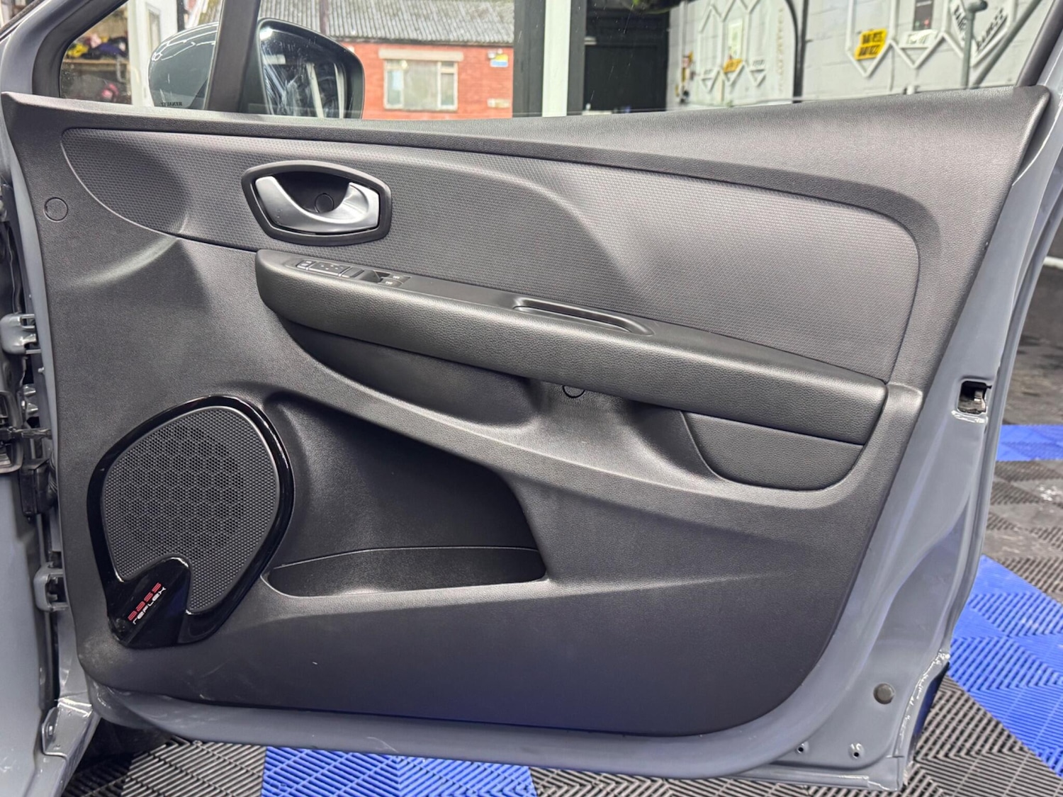 Used Renault Clio for sale - 77696501: Photo 30