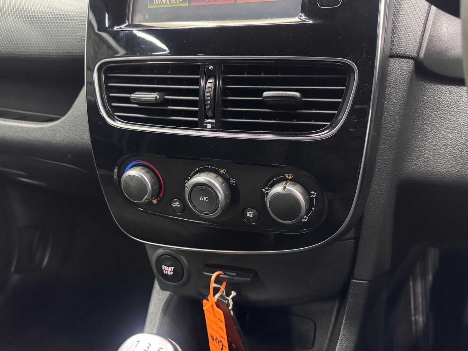 Used Renault Clio for sale - 77696501: Photo 38