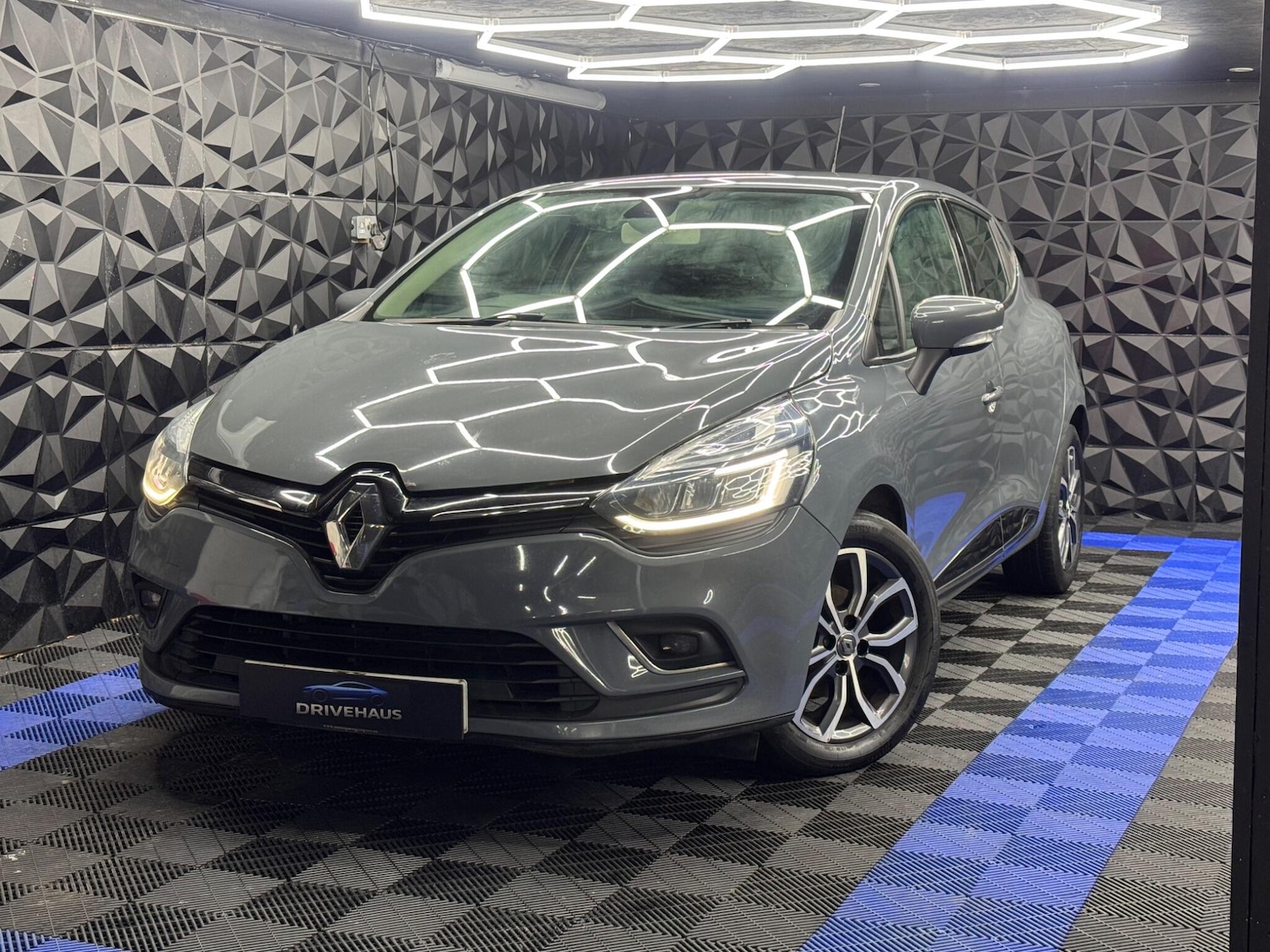 Used Renault Clio for sale - 77696501: Photo 4
